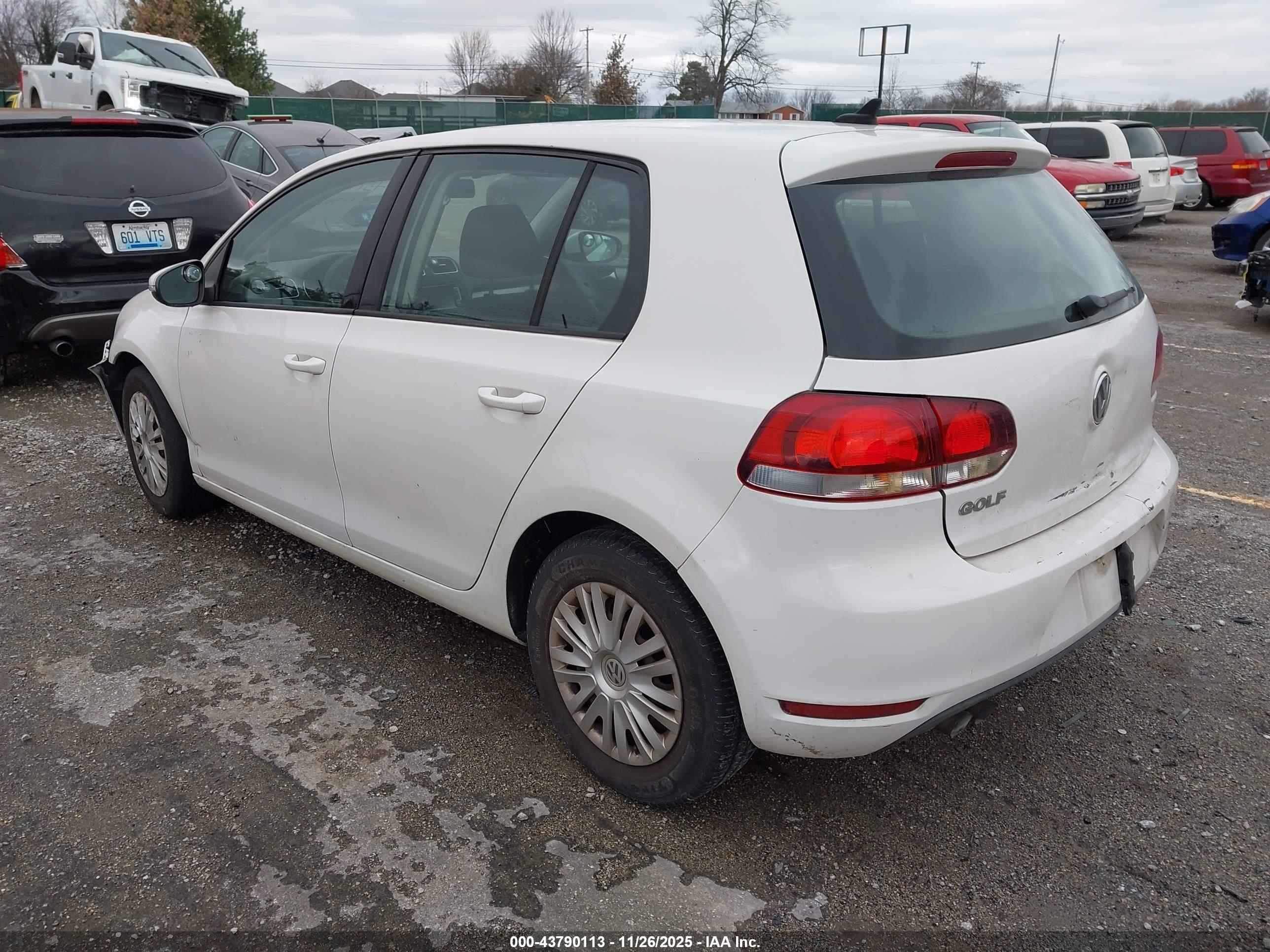 VOLKSWAGEN GOLF image 3