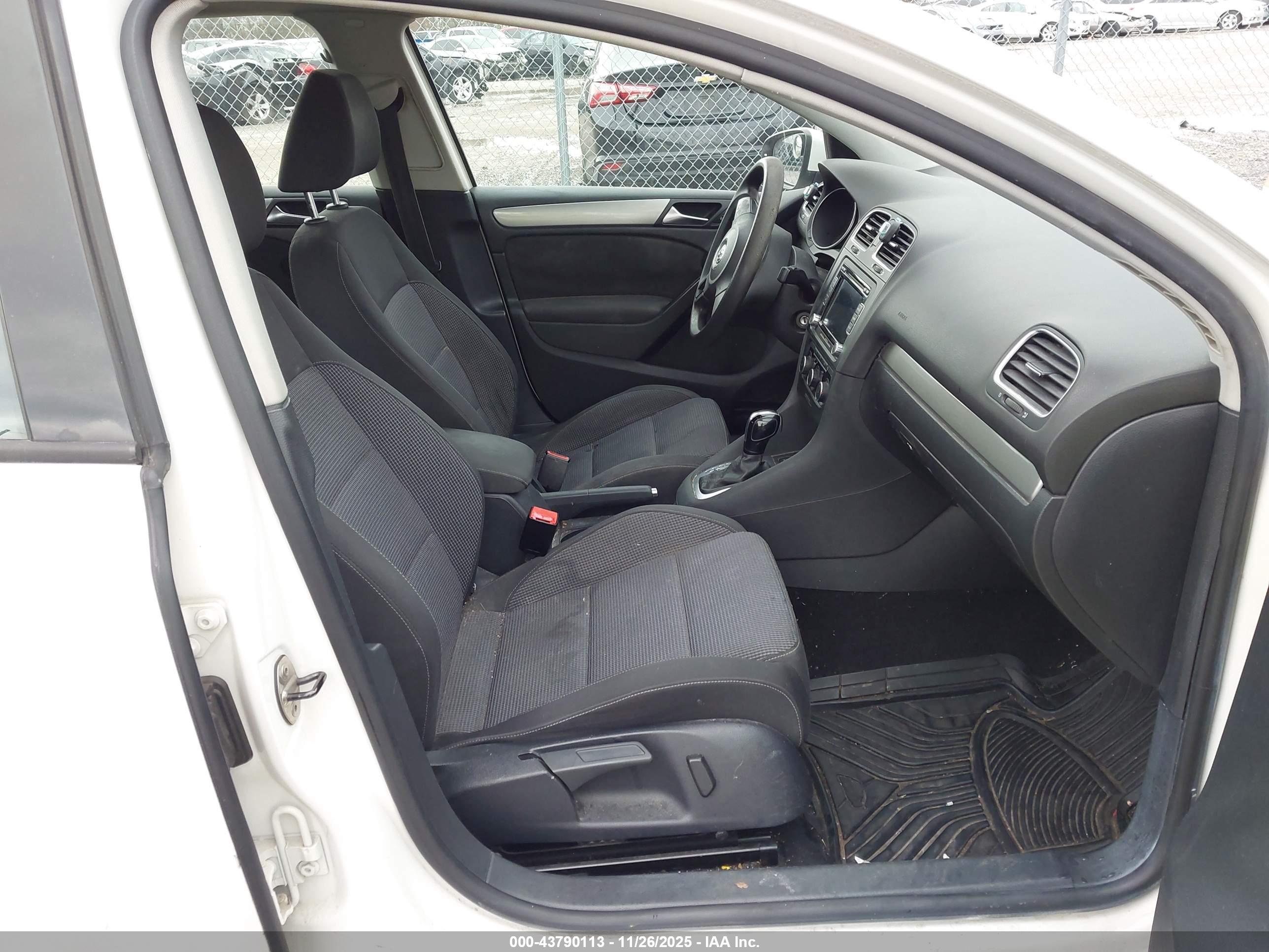VOLKSWAGEN GOLF image 5