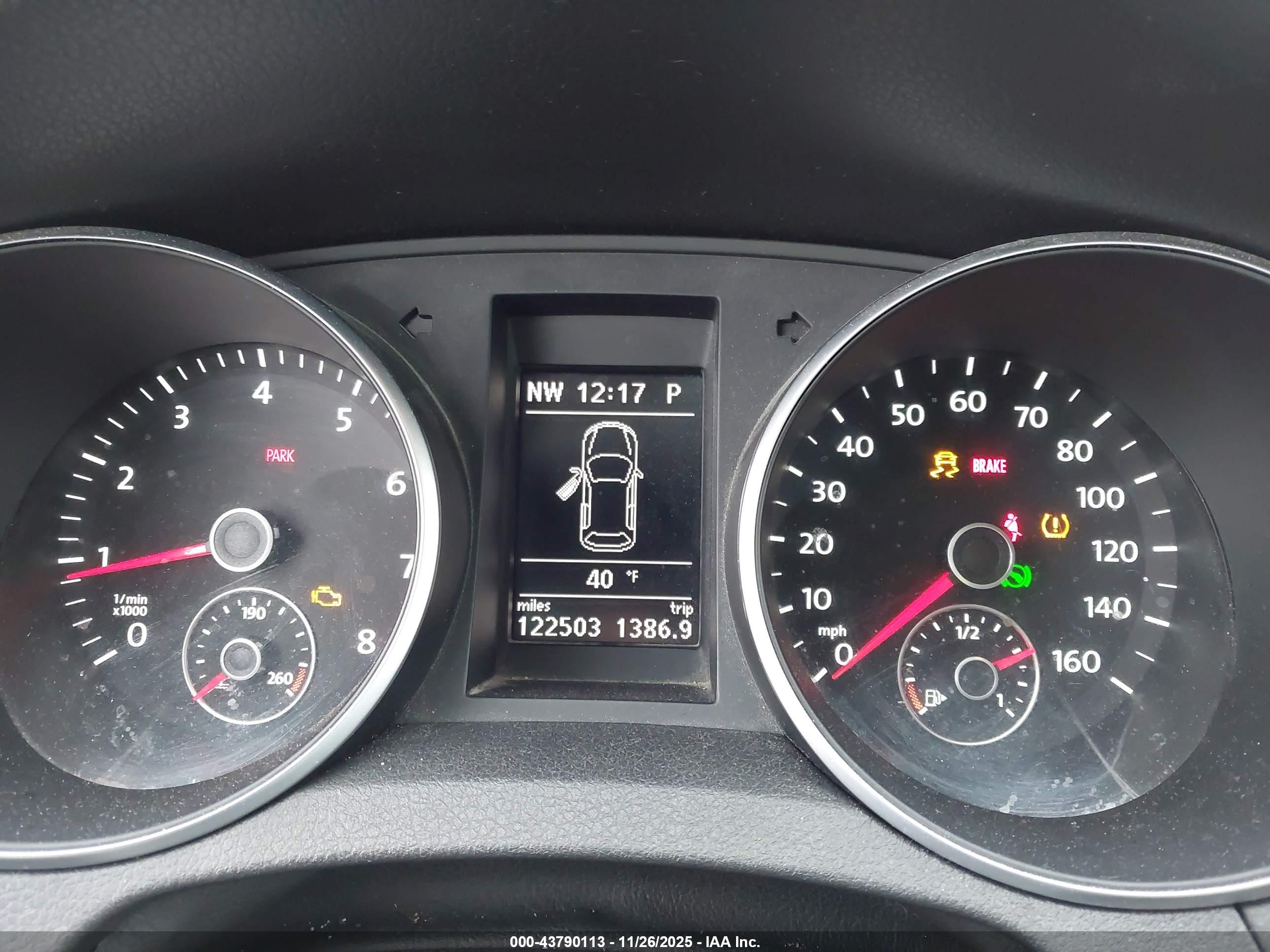 VOLKSWAGEN GOLF image 7