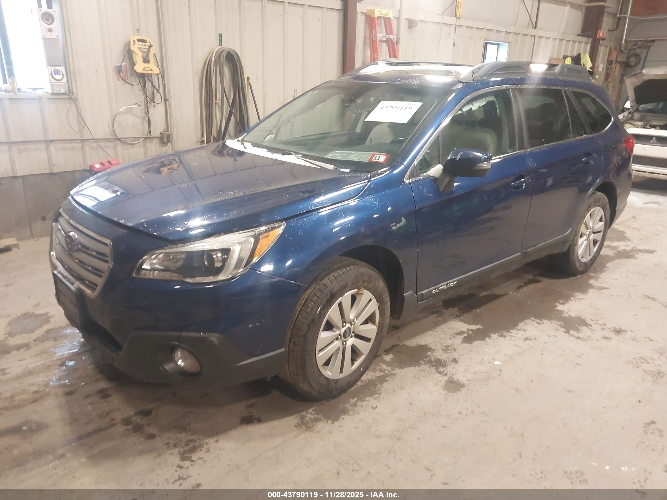 SUBARU OUTBACK image 2