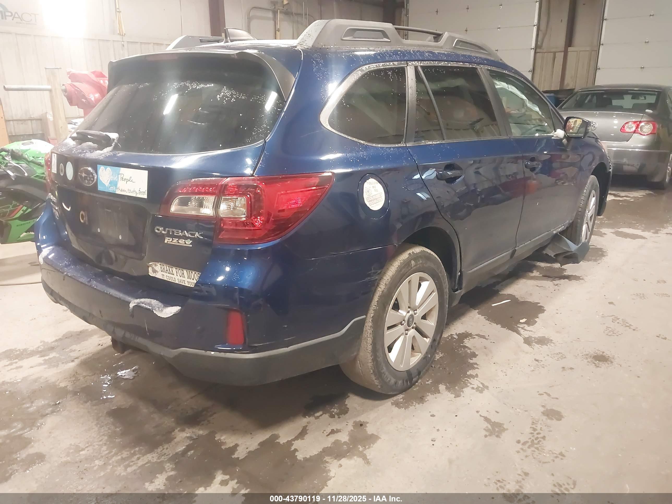 SUBARU OUTBACK image 4