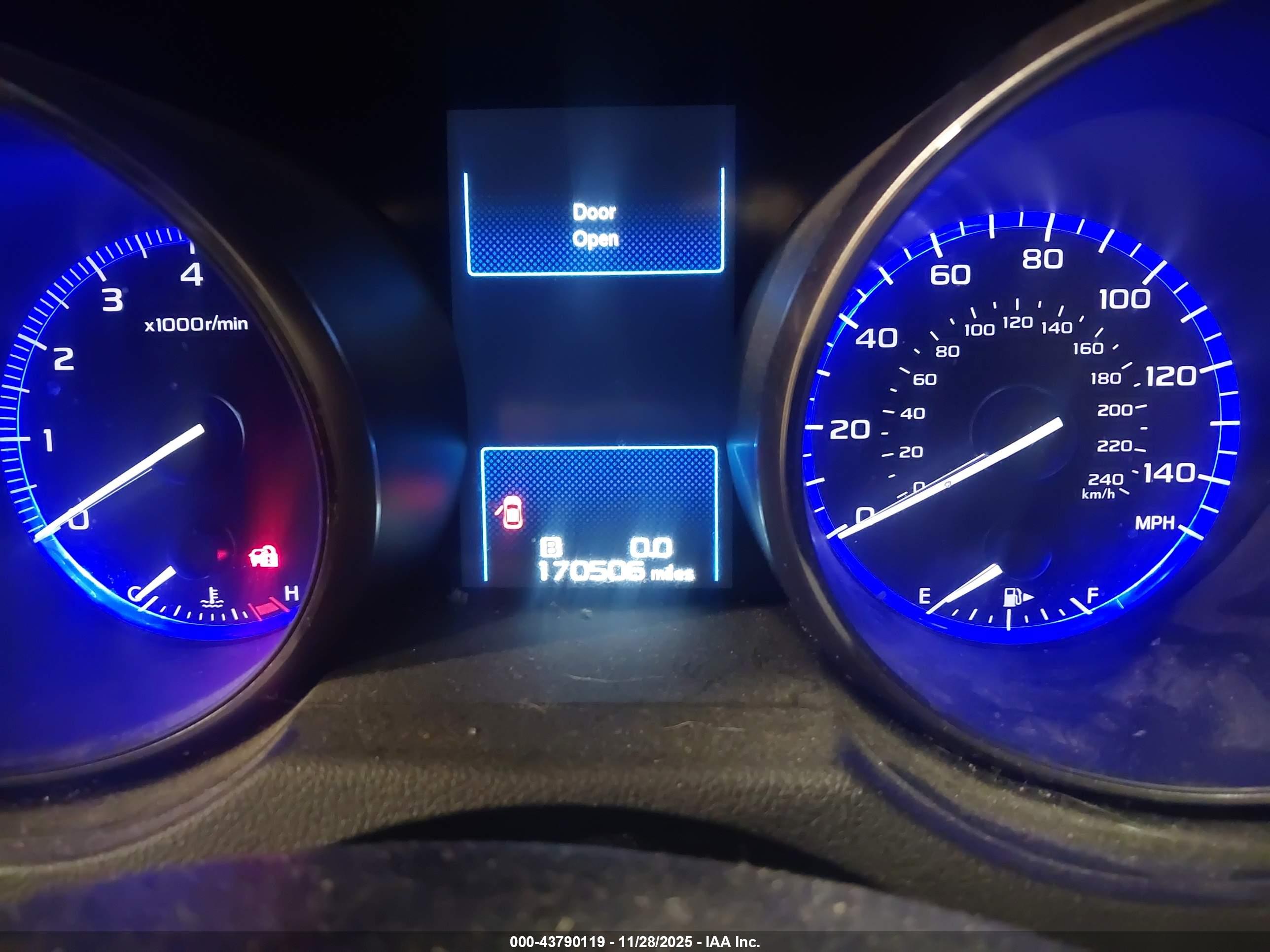 SUBARU OUTBACK image 7