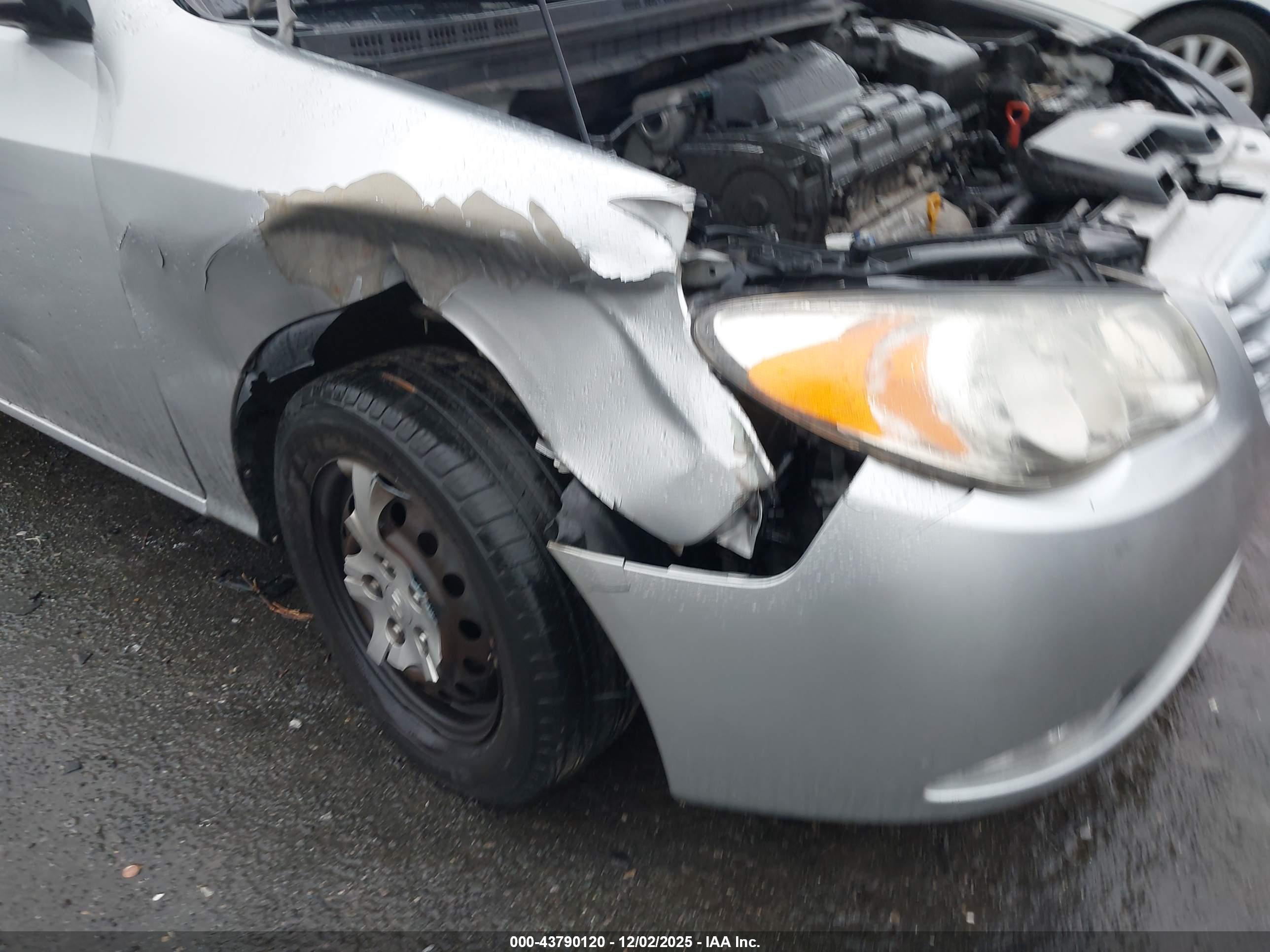 HYUNDAI ELANTRA image 6
