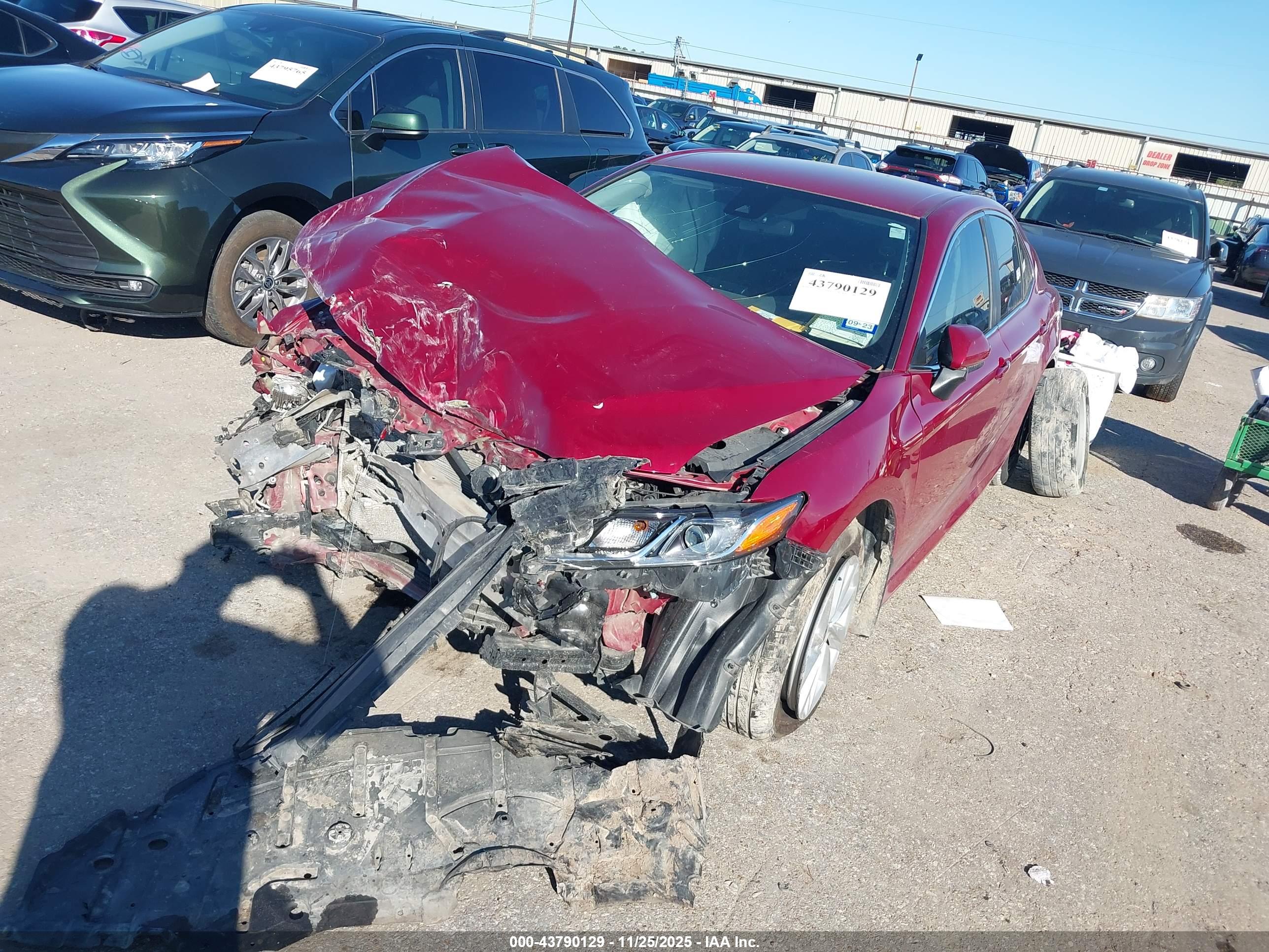 TOYOTA CAMRY image 2
