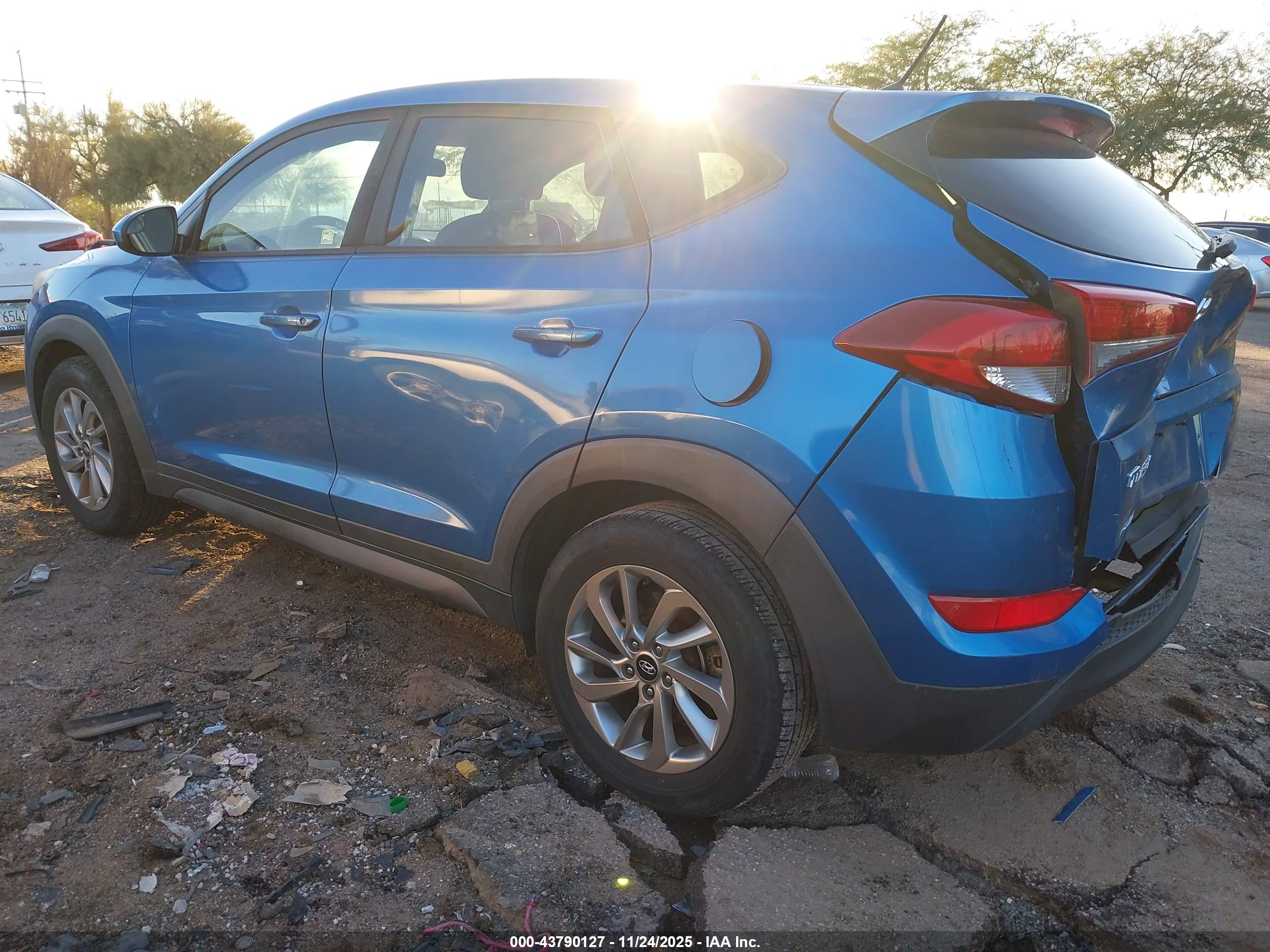 HYUNDAI TUCSON image 3