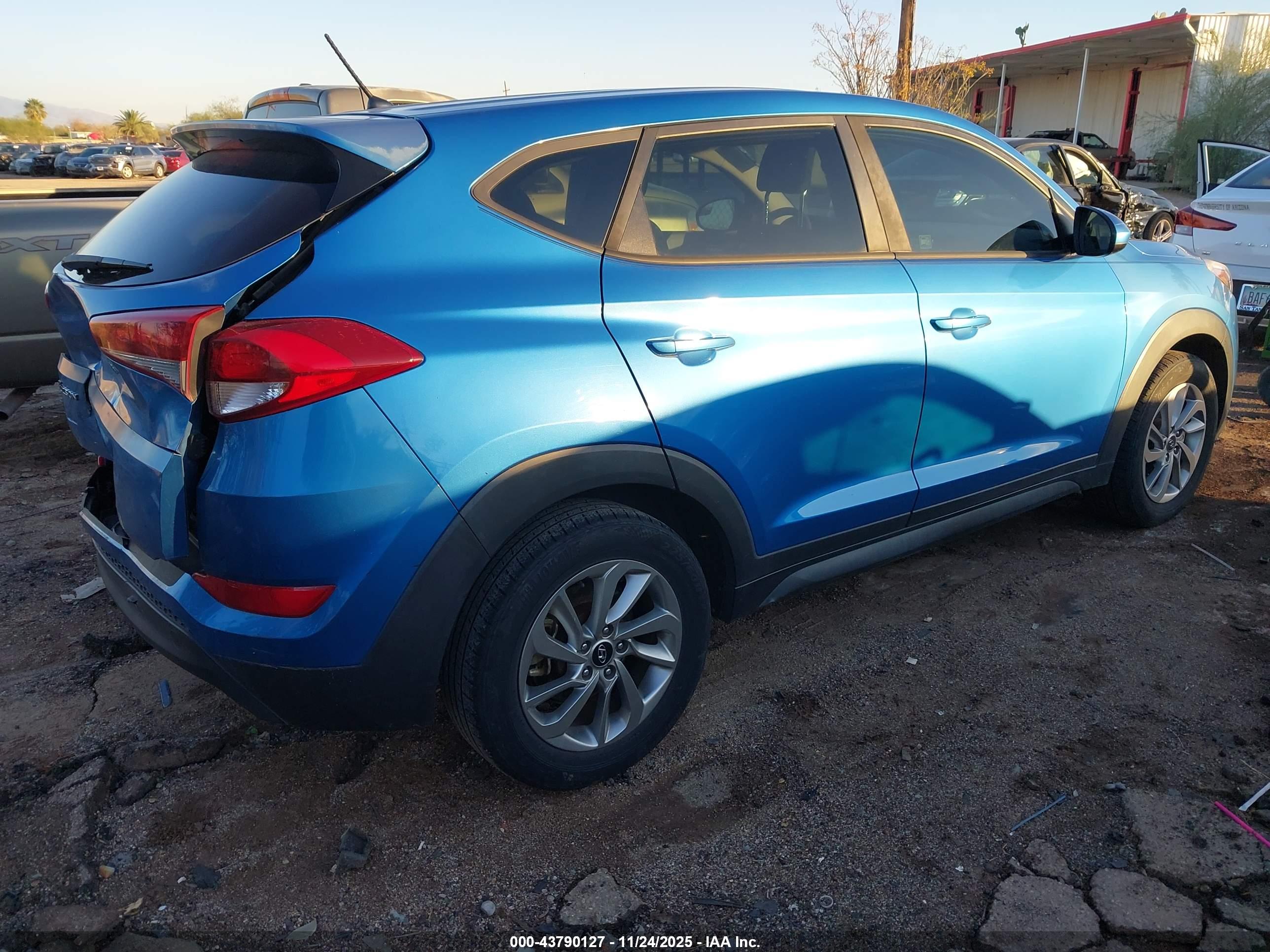 HYUNDAI TUCSON image 4