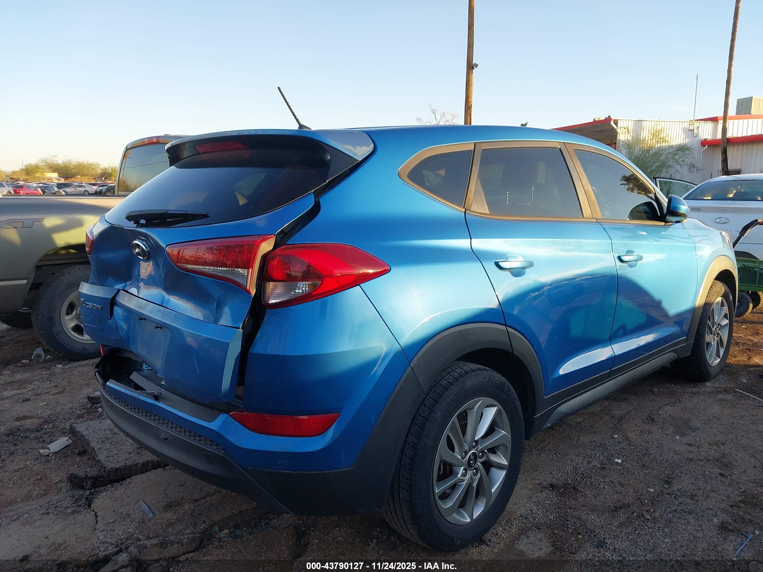 HYUNDAI TUCSON image 6