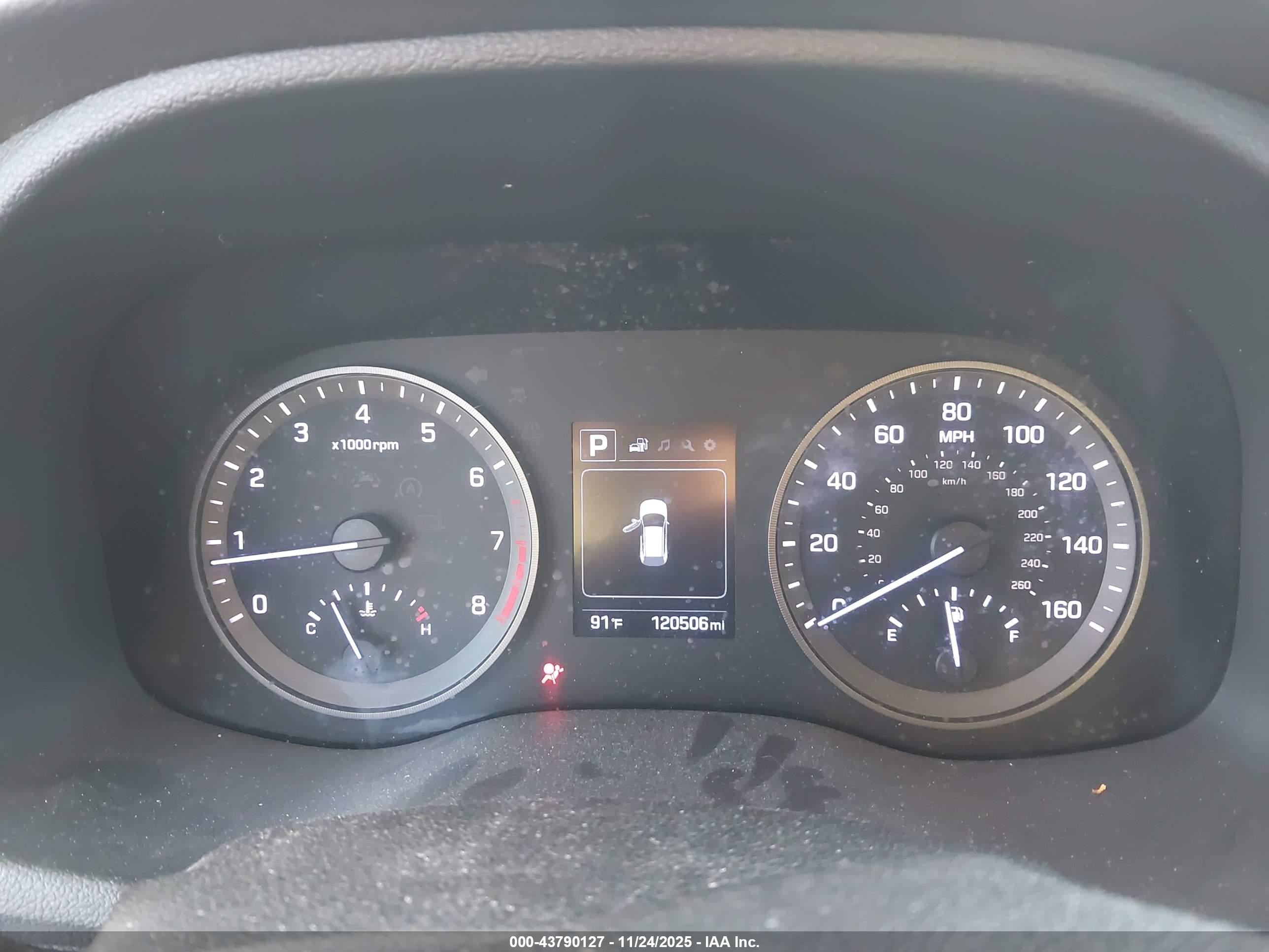 HYUNDAI TUCSON image 7