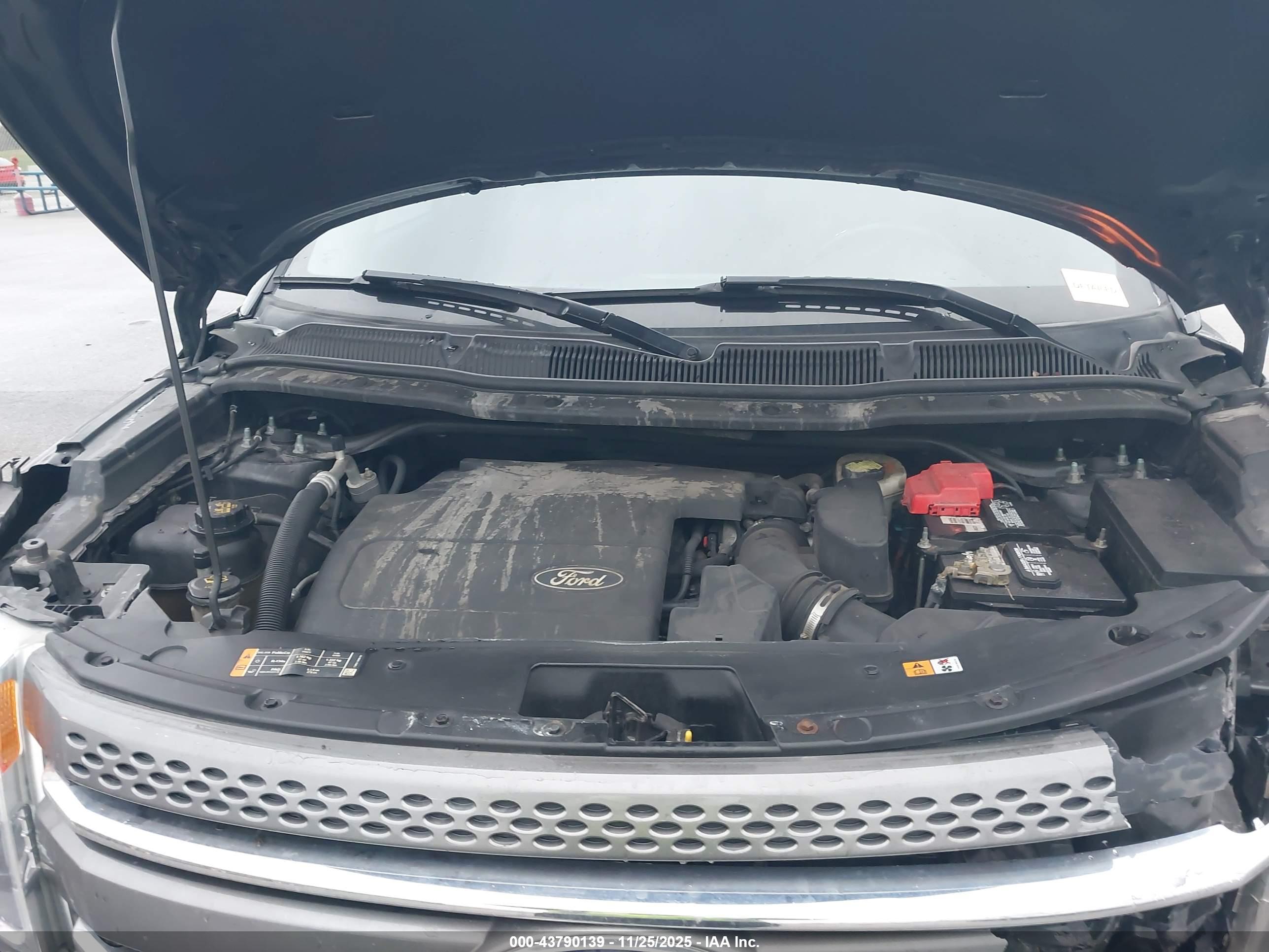 FORD EXPLORER image 10