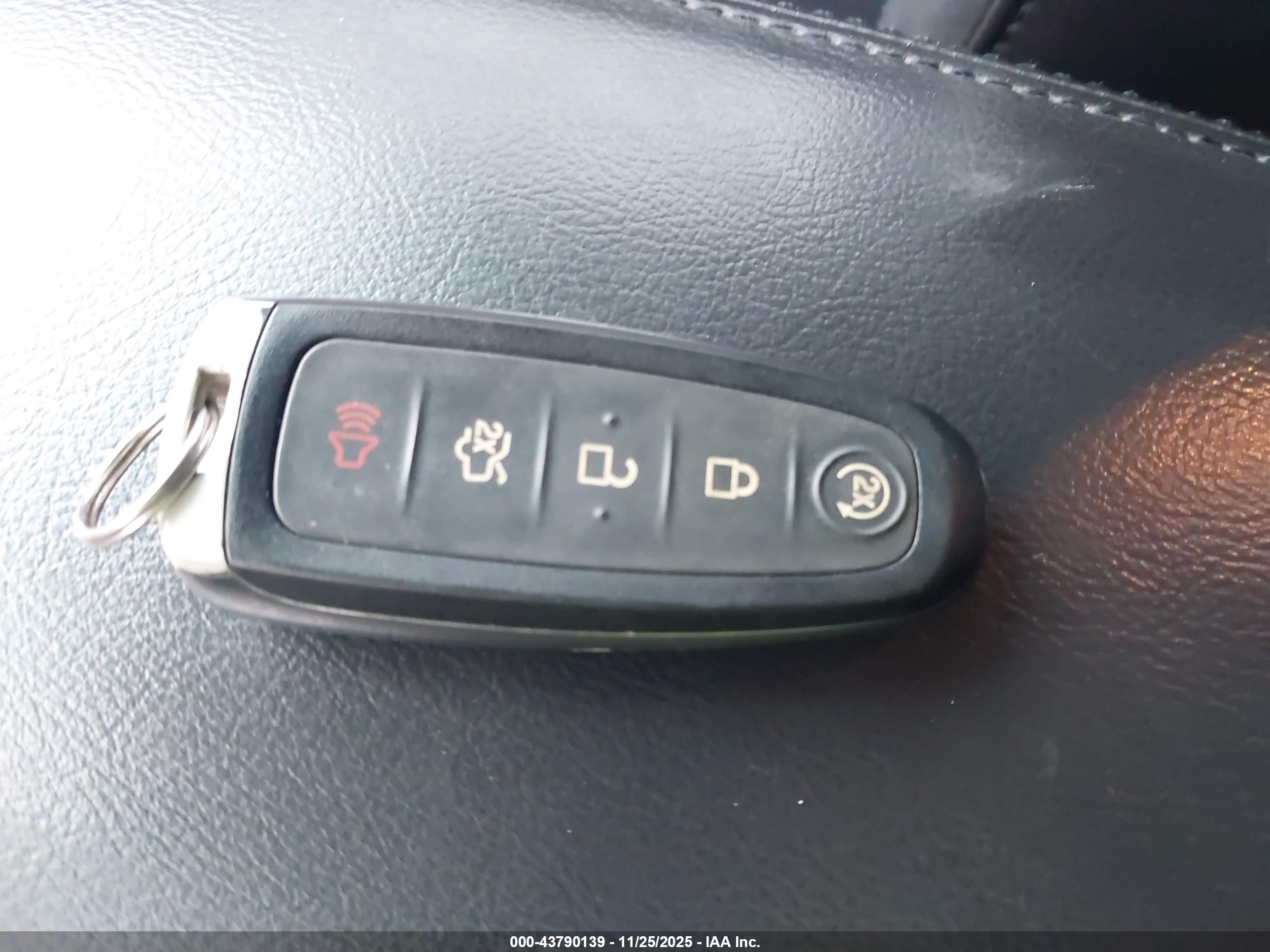 FORD EXPLORER image 11