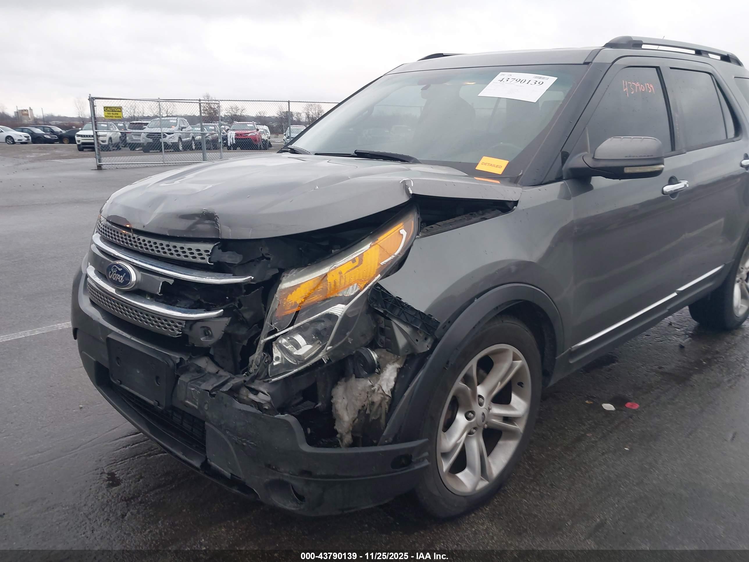 FORD EXPLORER image 6