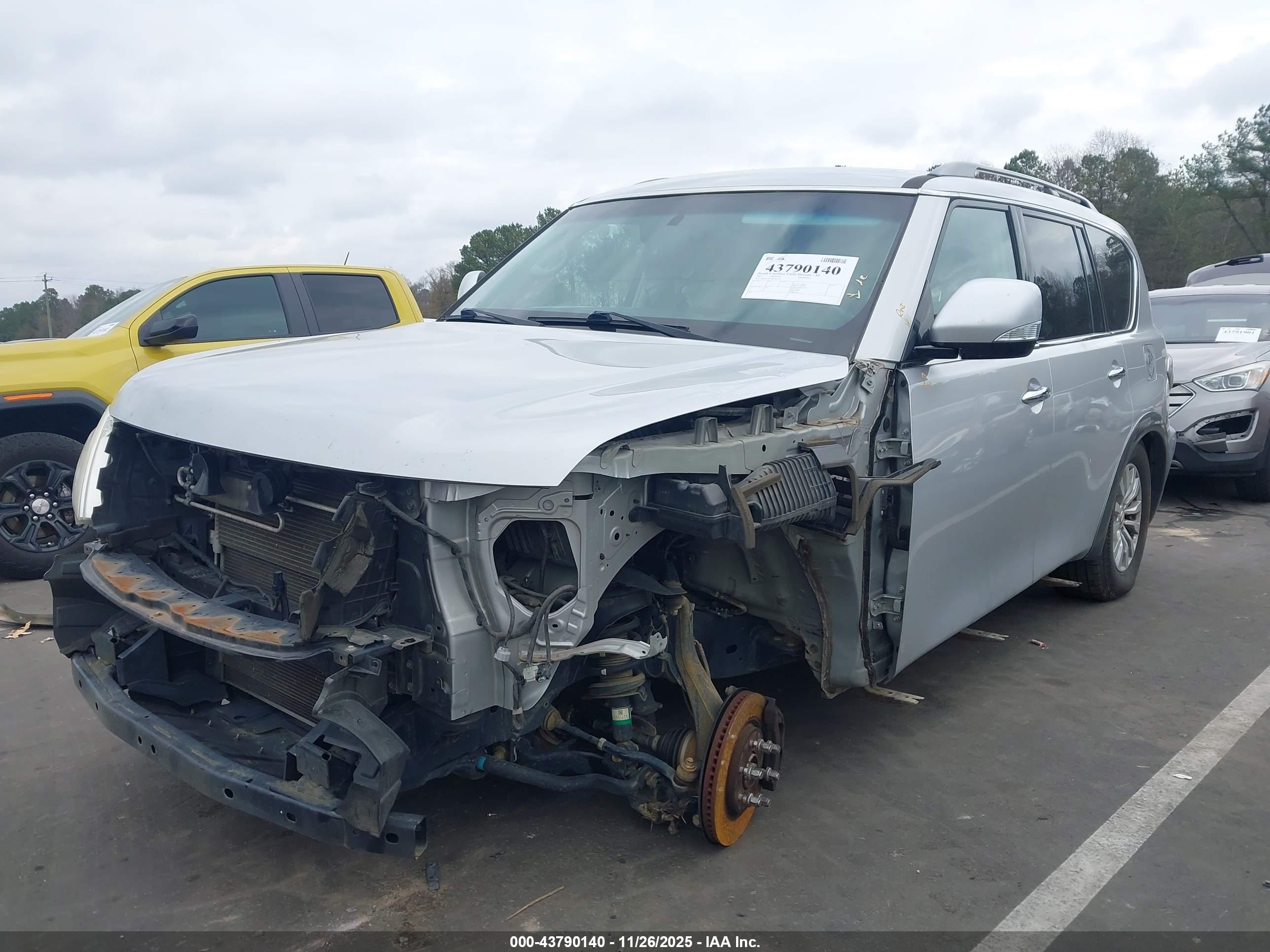 NISSAN ARMADA image 2