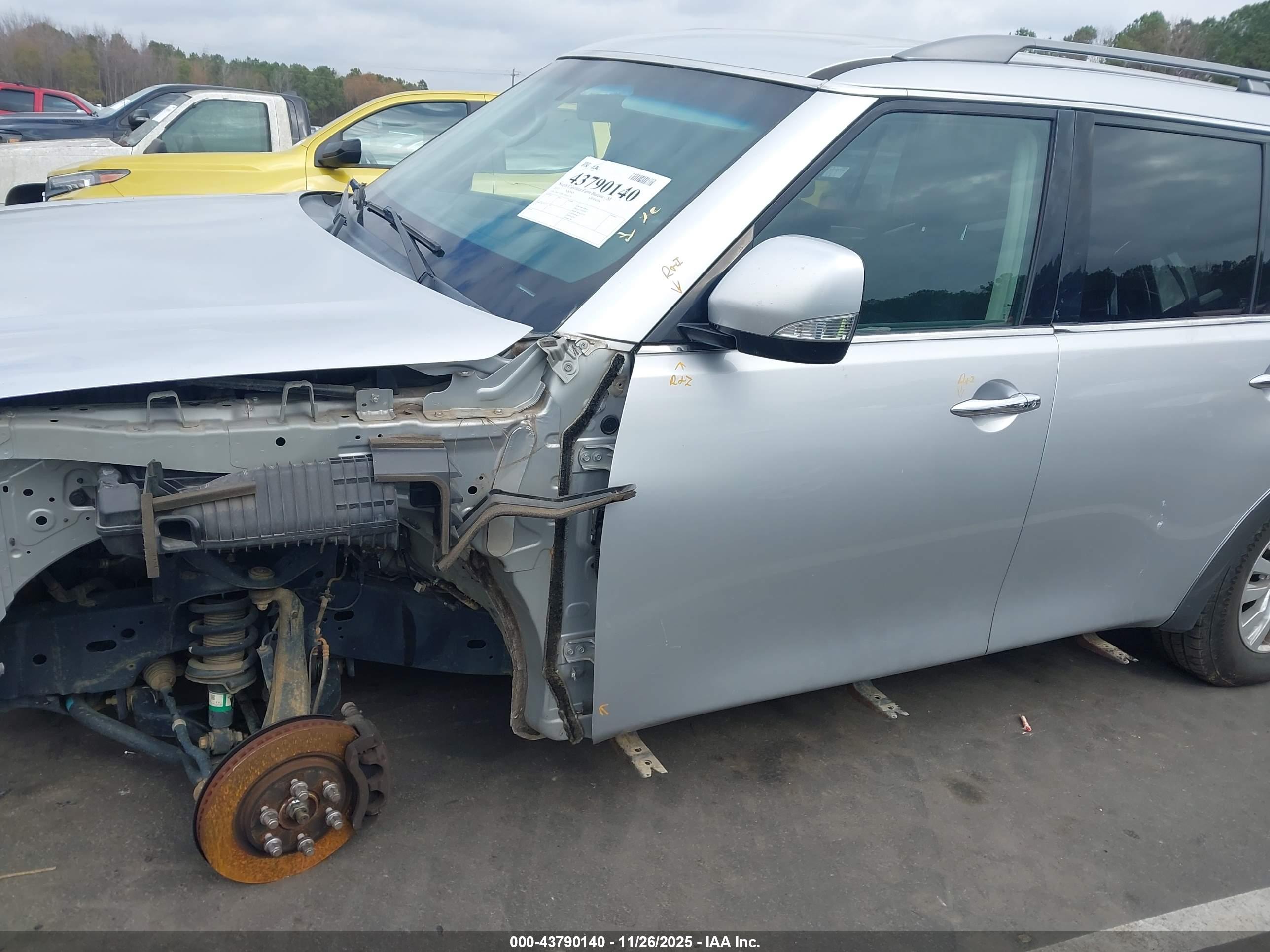NISSAN ARMADA image 6