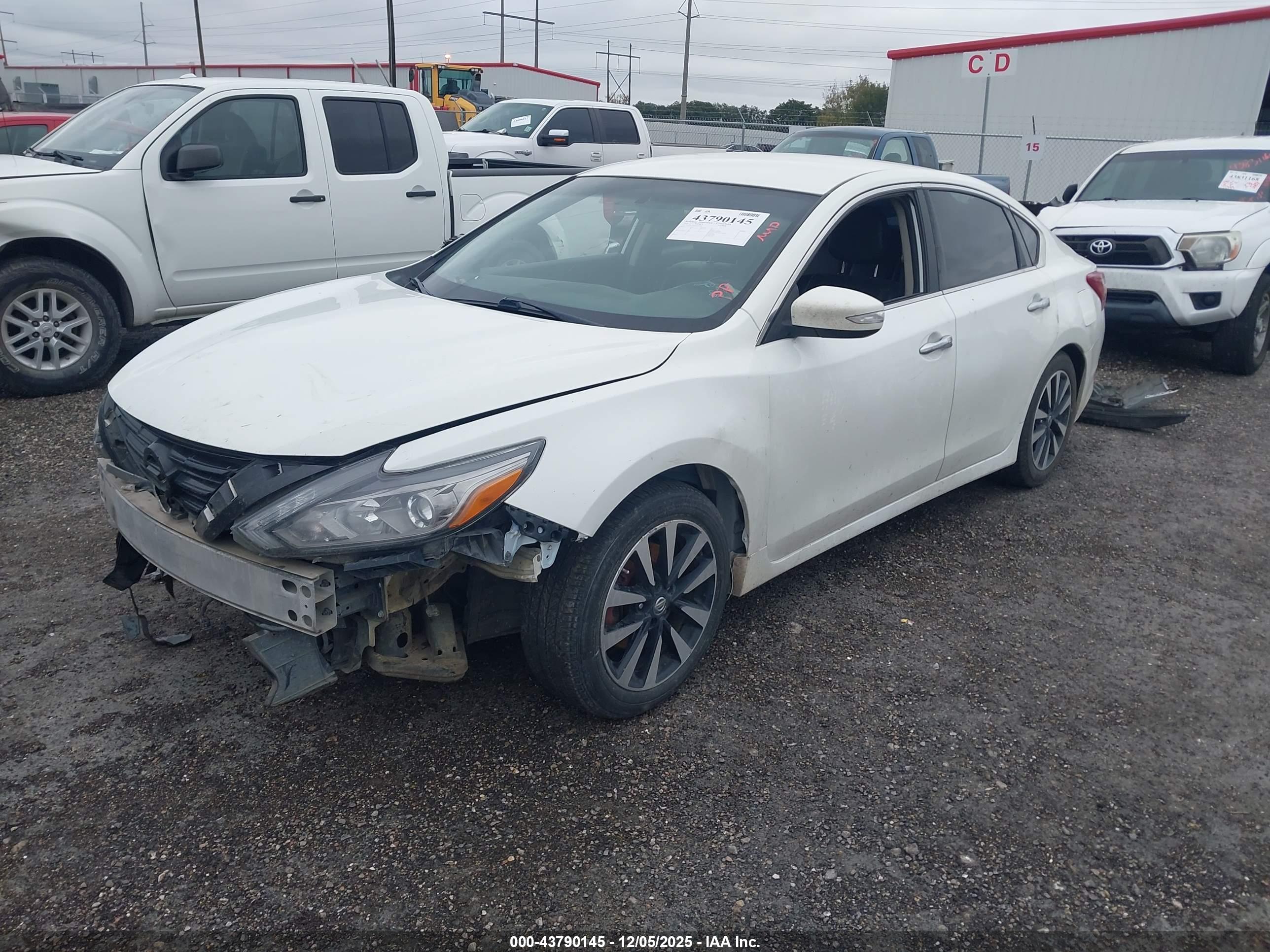 NISSAN ALTIMA image 2
