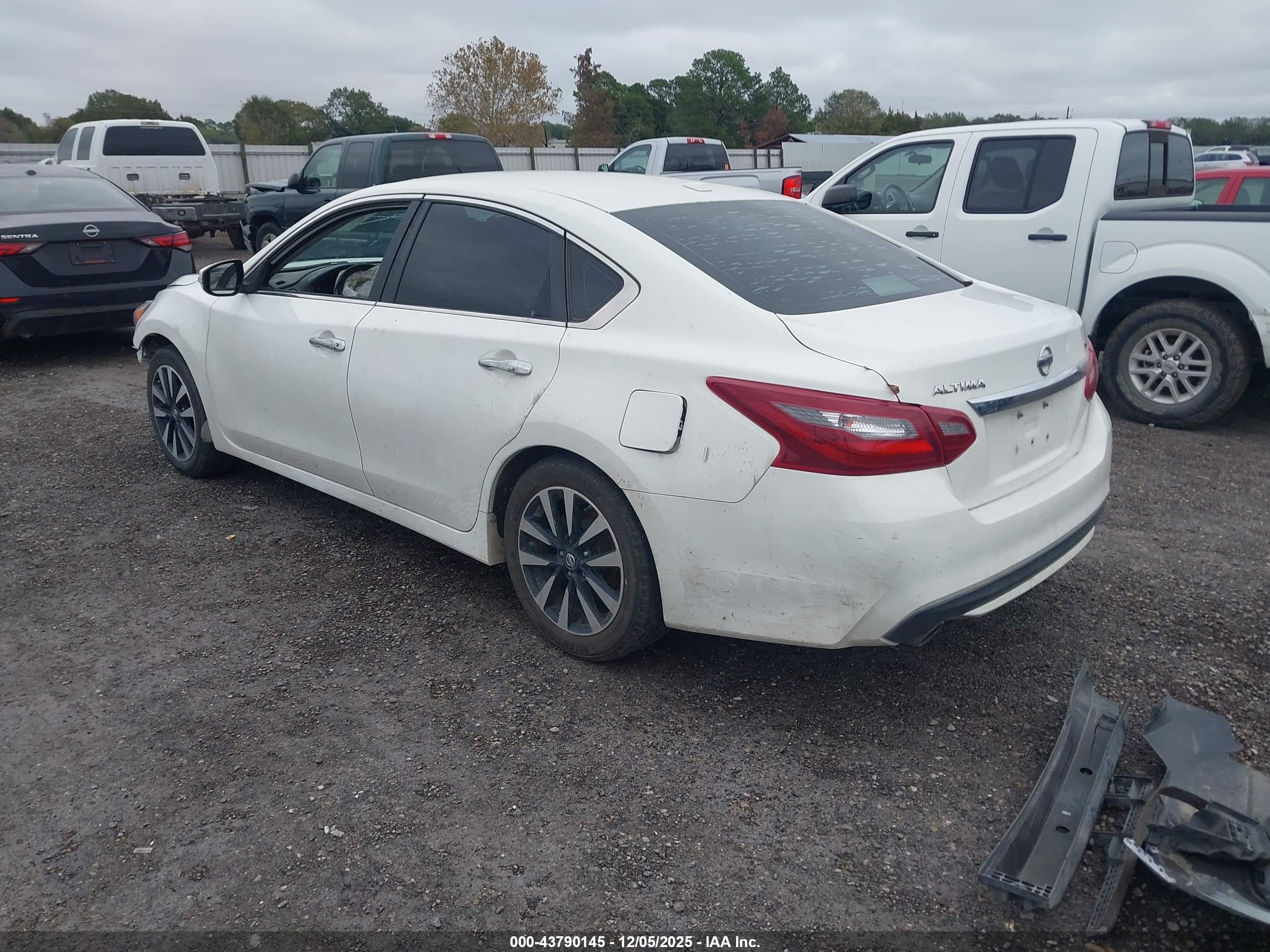 NISSAN ALTIMA image 3