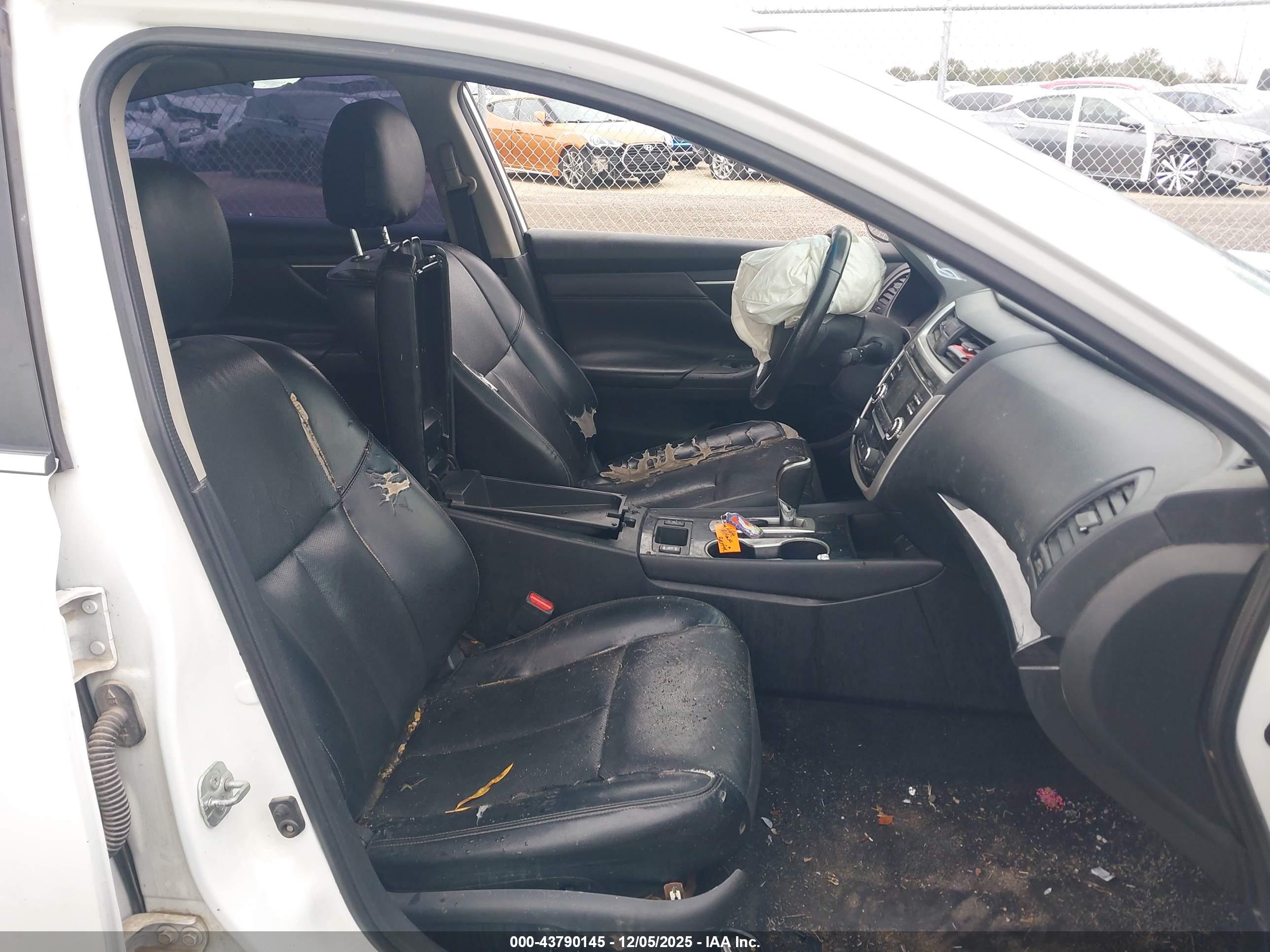 NISSAN ALTIMA image 5