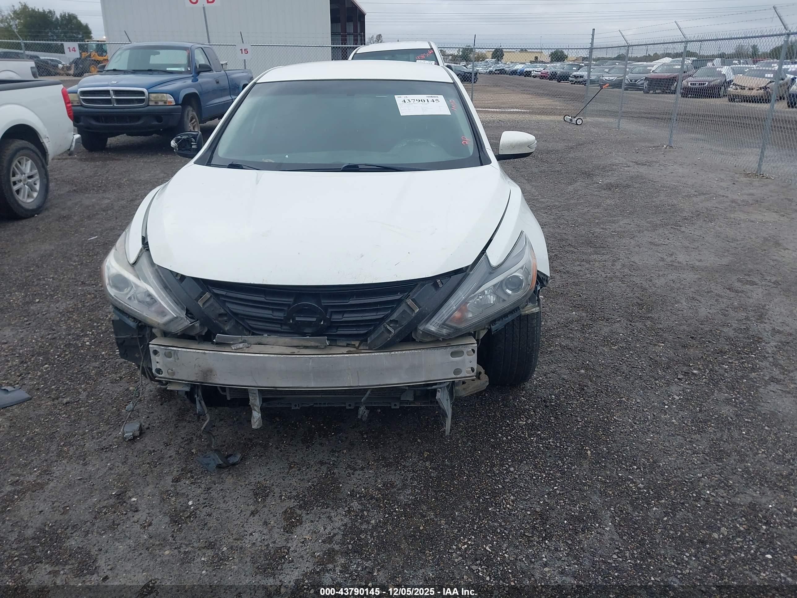 NISSAN ALTIMA image 6