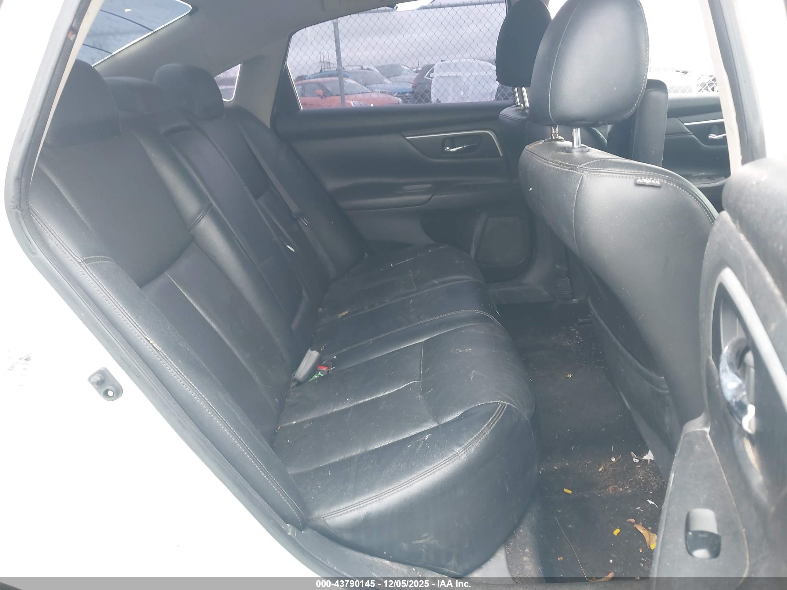 NISSAN ALTIMA image 8