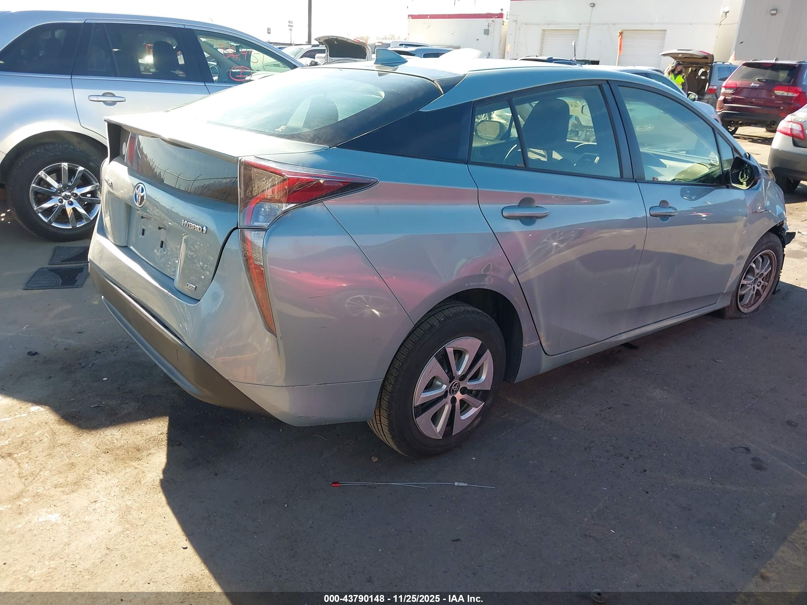 TOYOTA PRIUS image 4