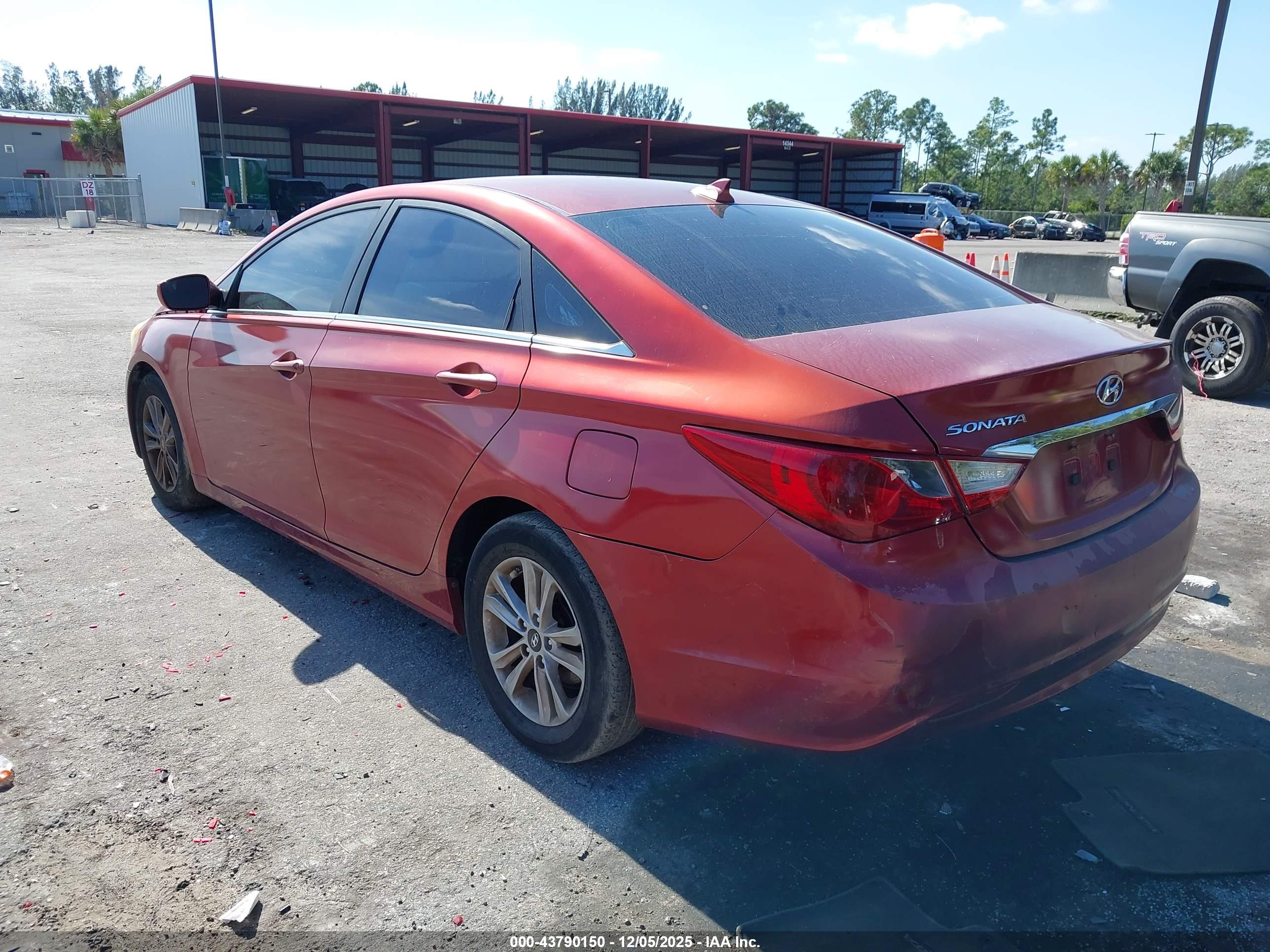 HYUNDAI SONATA image 3