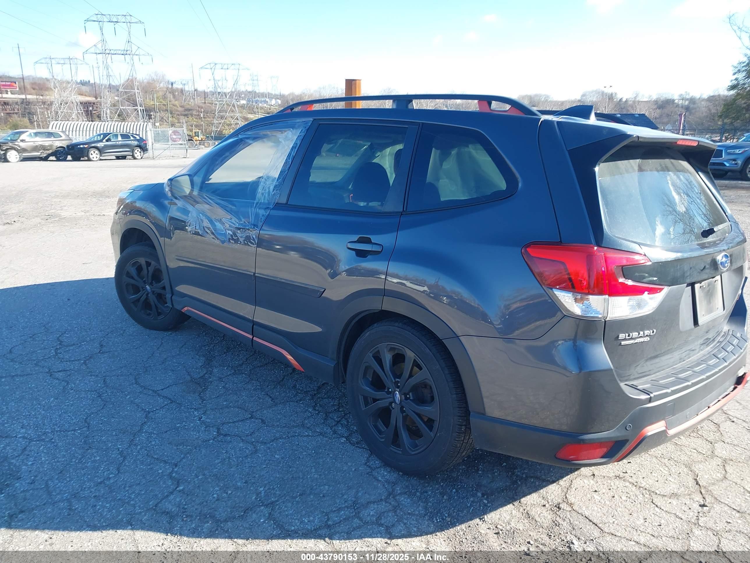 SUBARU FORESTER image 3