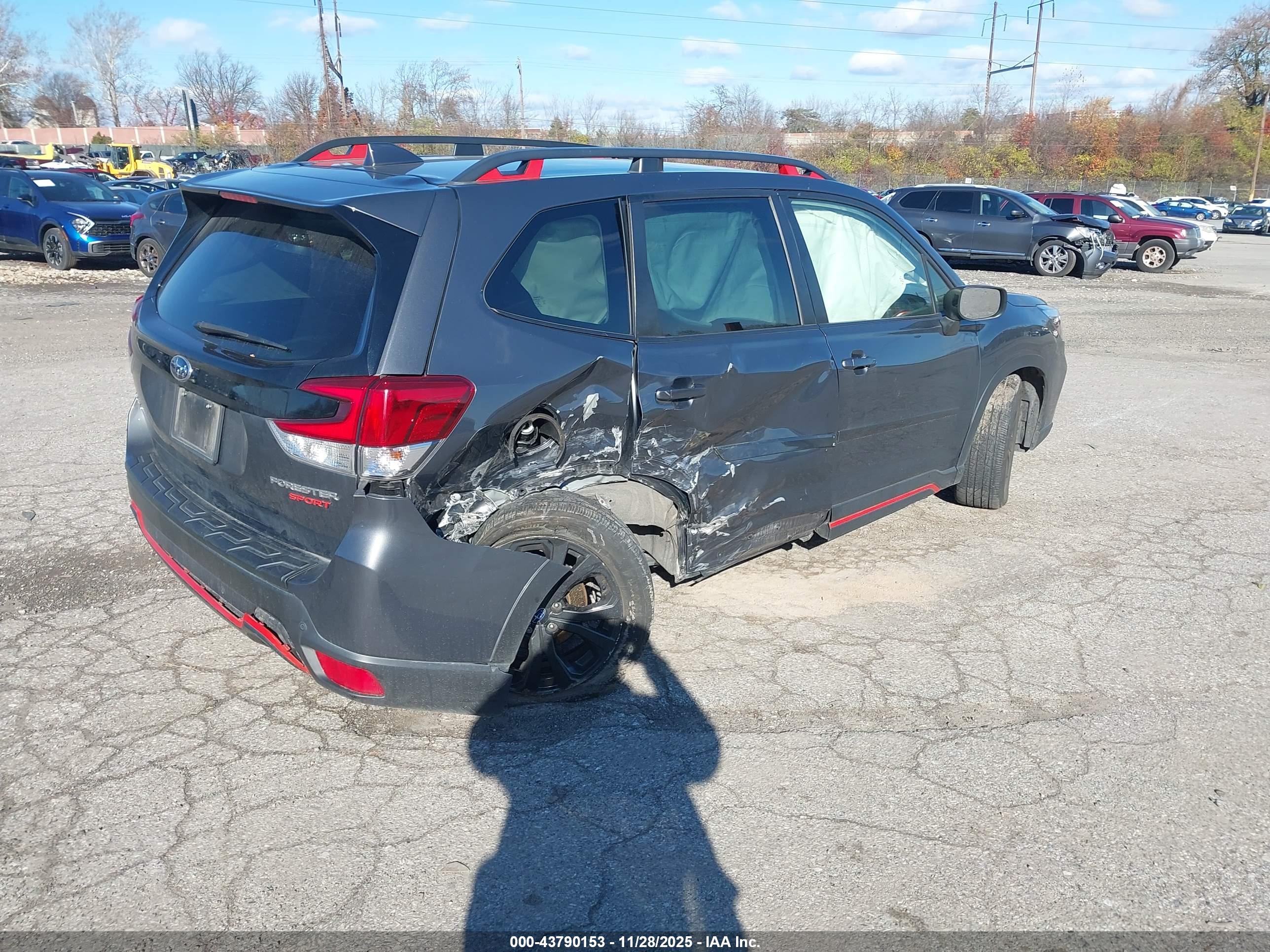 SUBARU FORESTER image 4