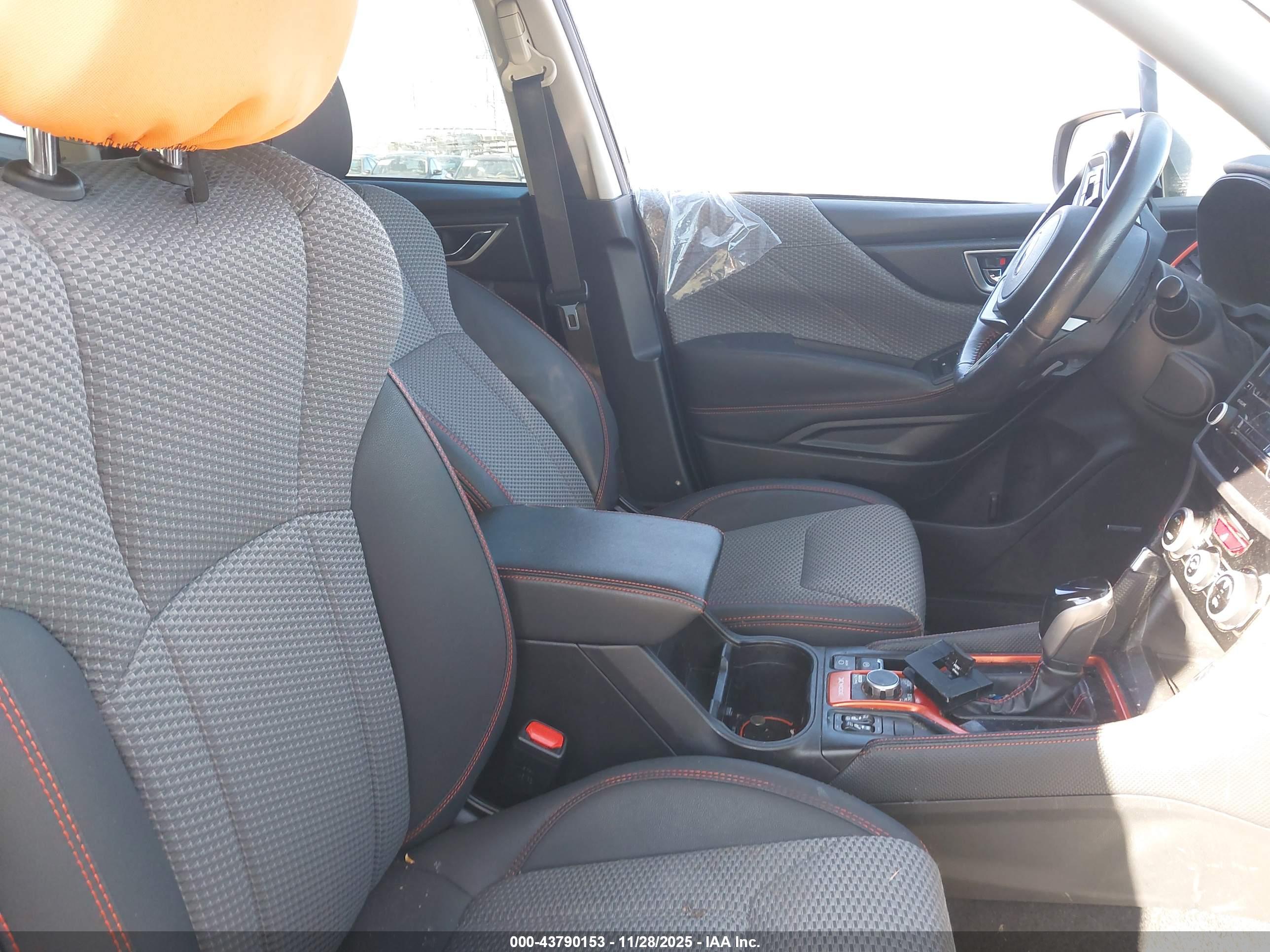 SUBARU FORESTER image 5