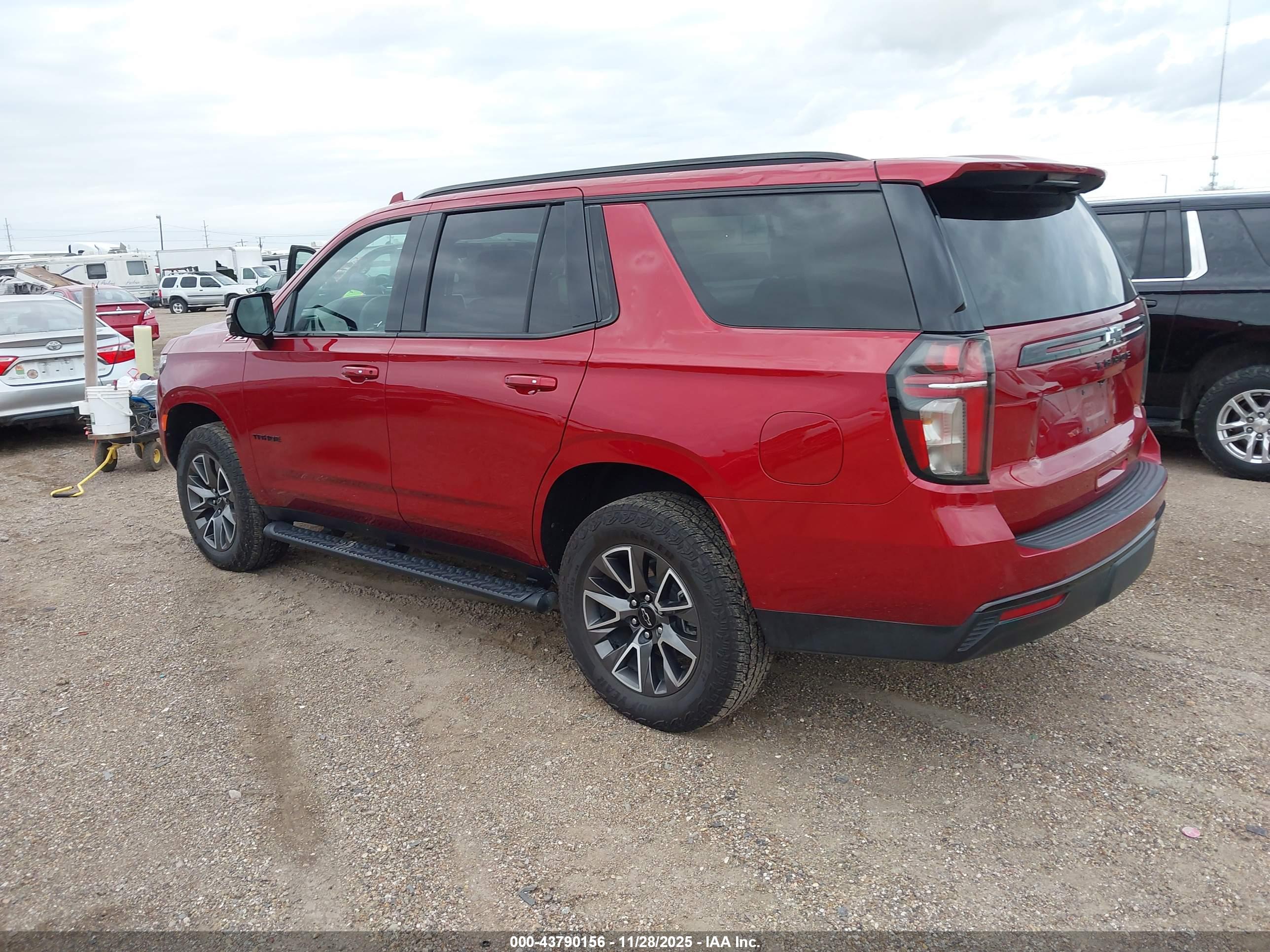 CHEVROLET TAHOE image 3