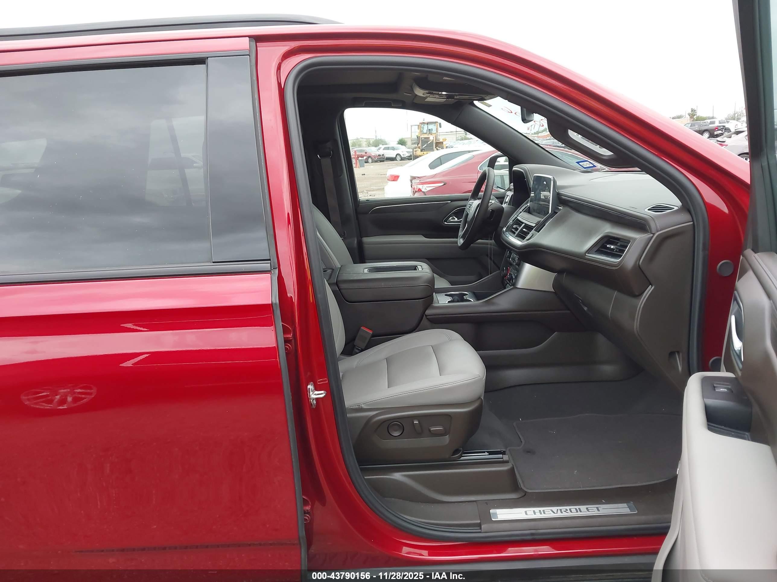 CHEVROLET TAHOE image 5