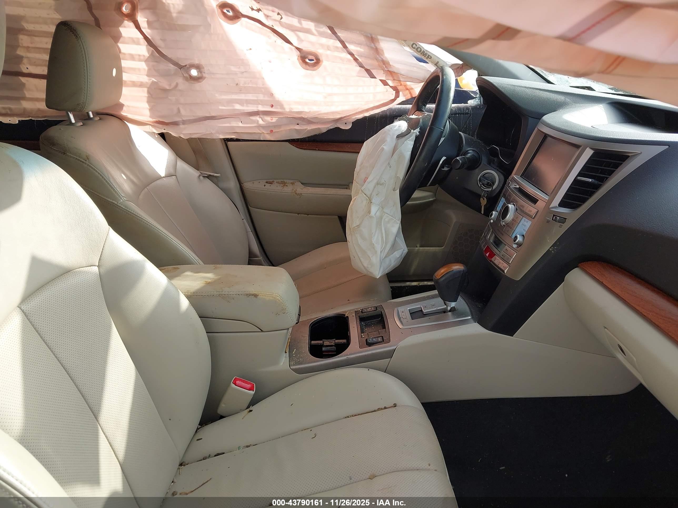 SUBARU OUTBACK image 5
