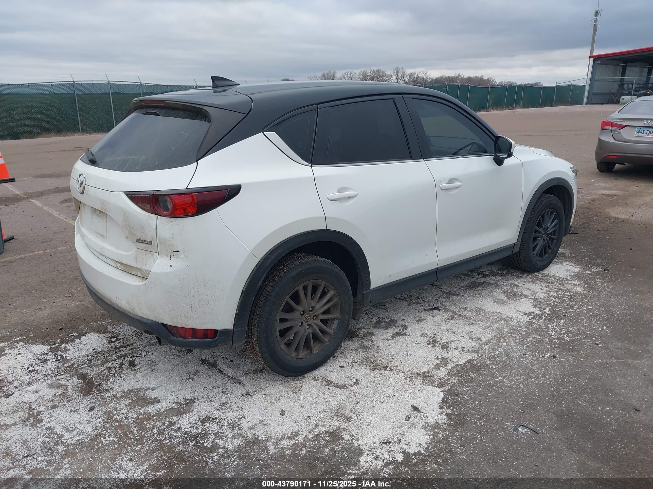 MAZDA CX-5 image 4