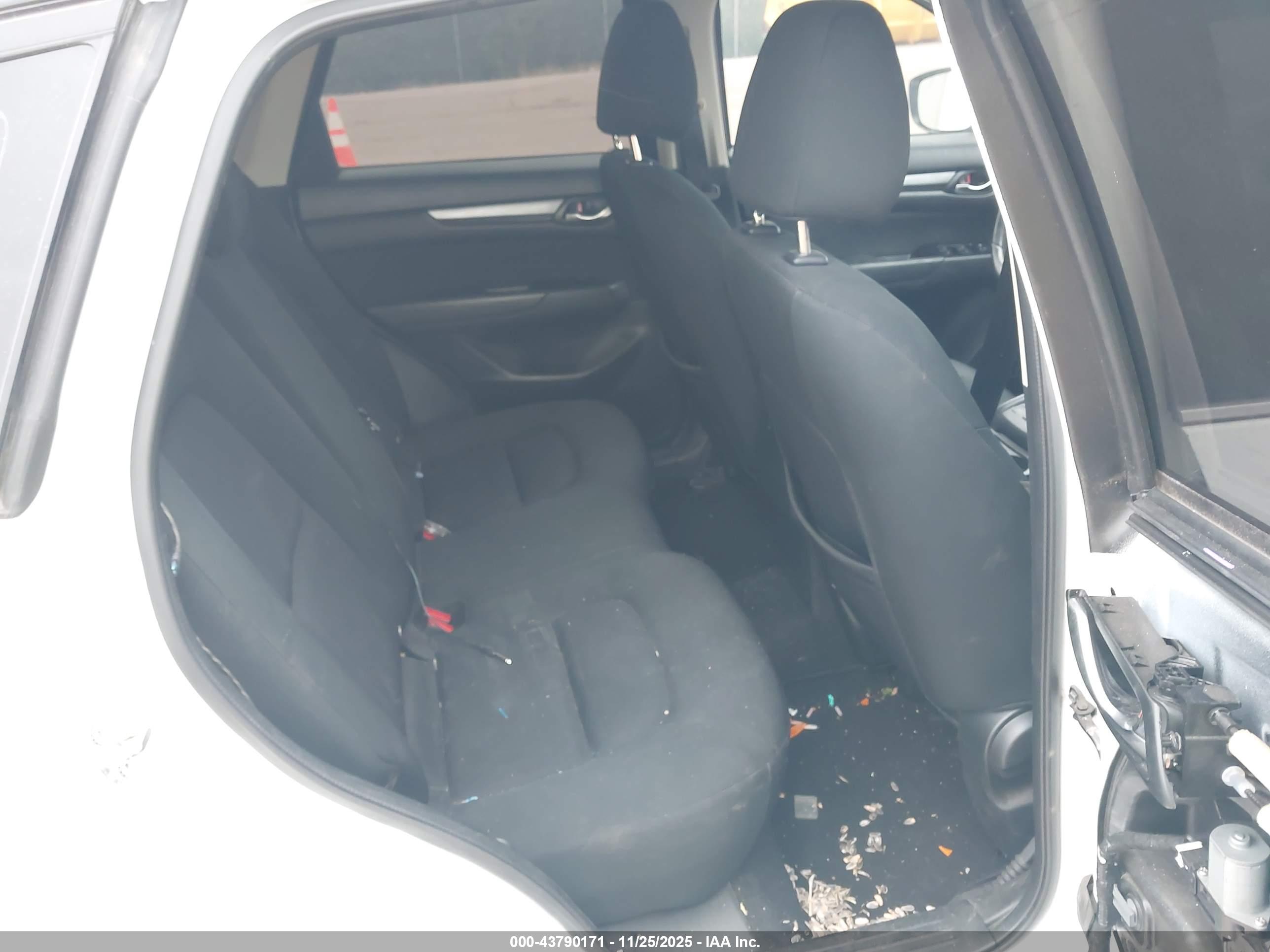 MAZDA CX-5 image 8