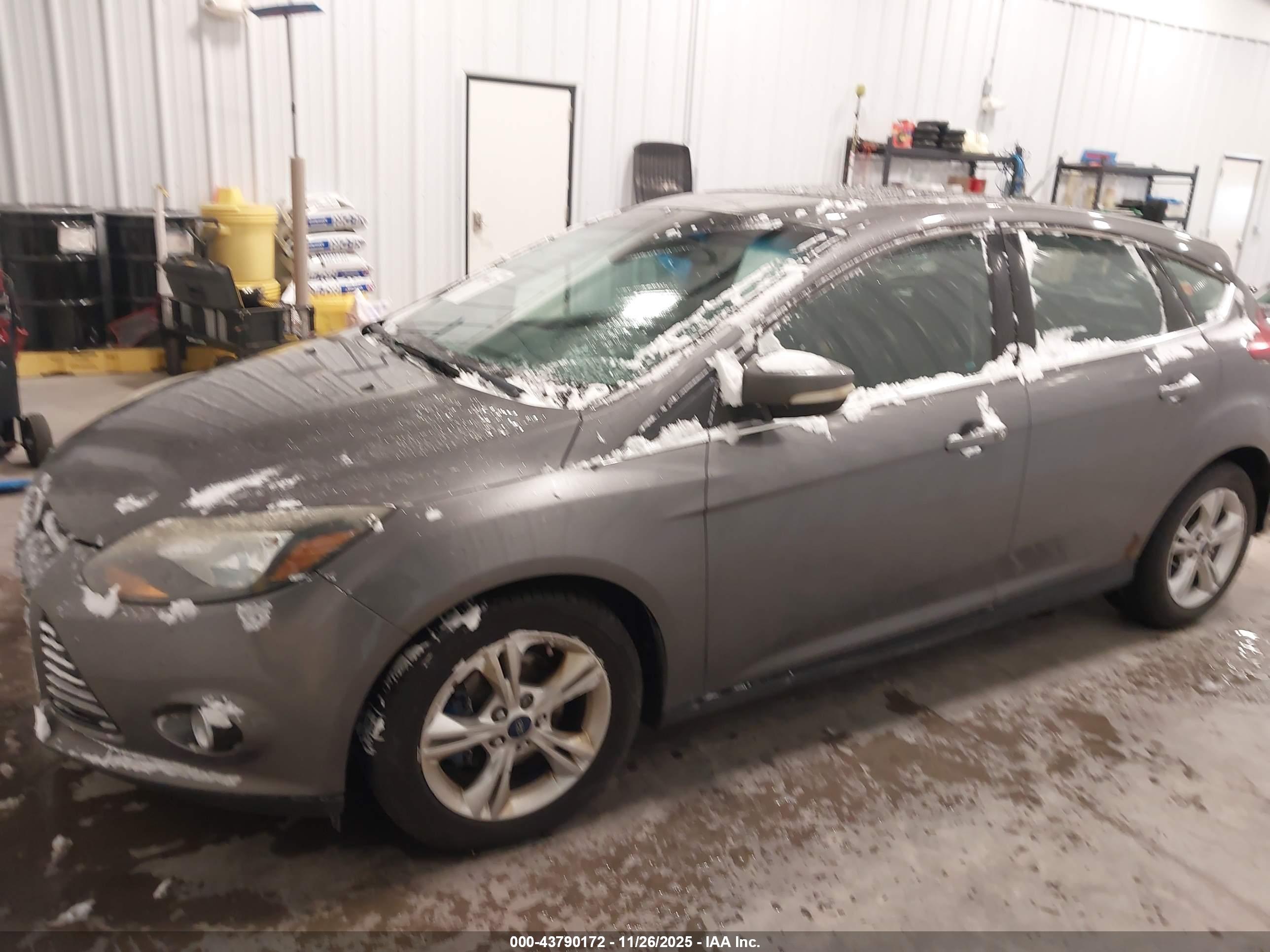 FORD FOCUS image 6