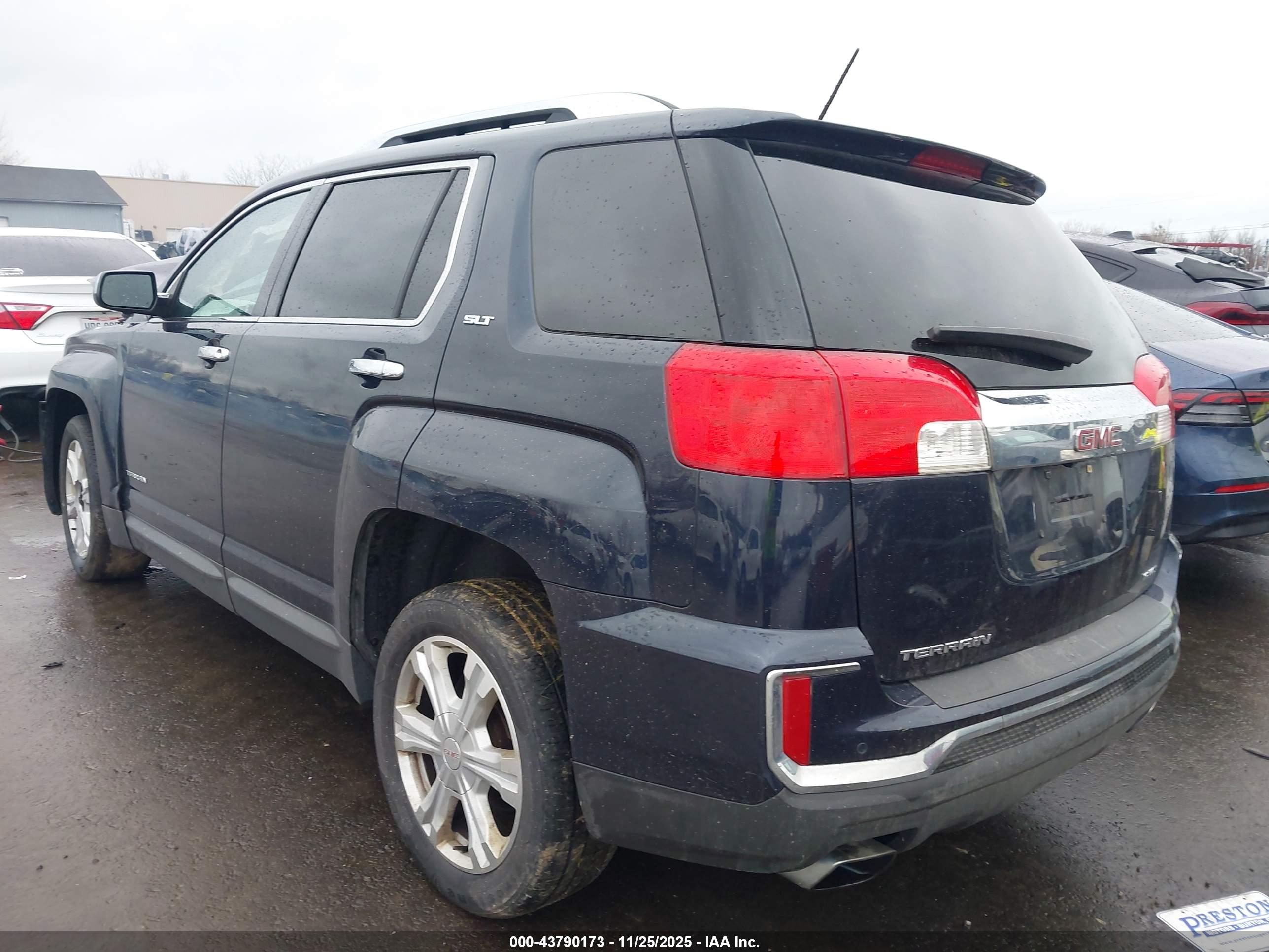 GMC TERRAIN image 3