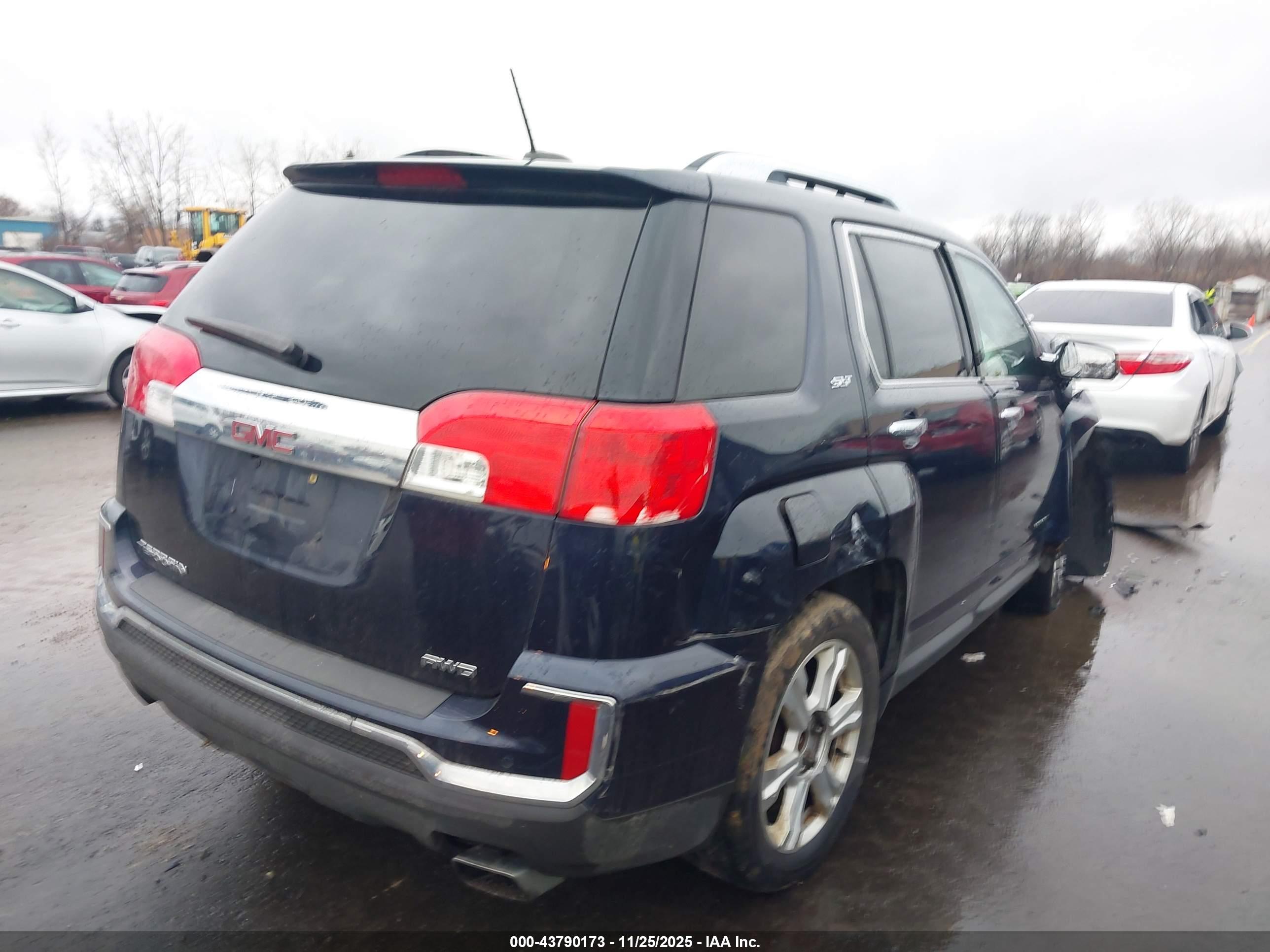 GMC TERRAIN image 4