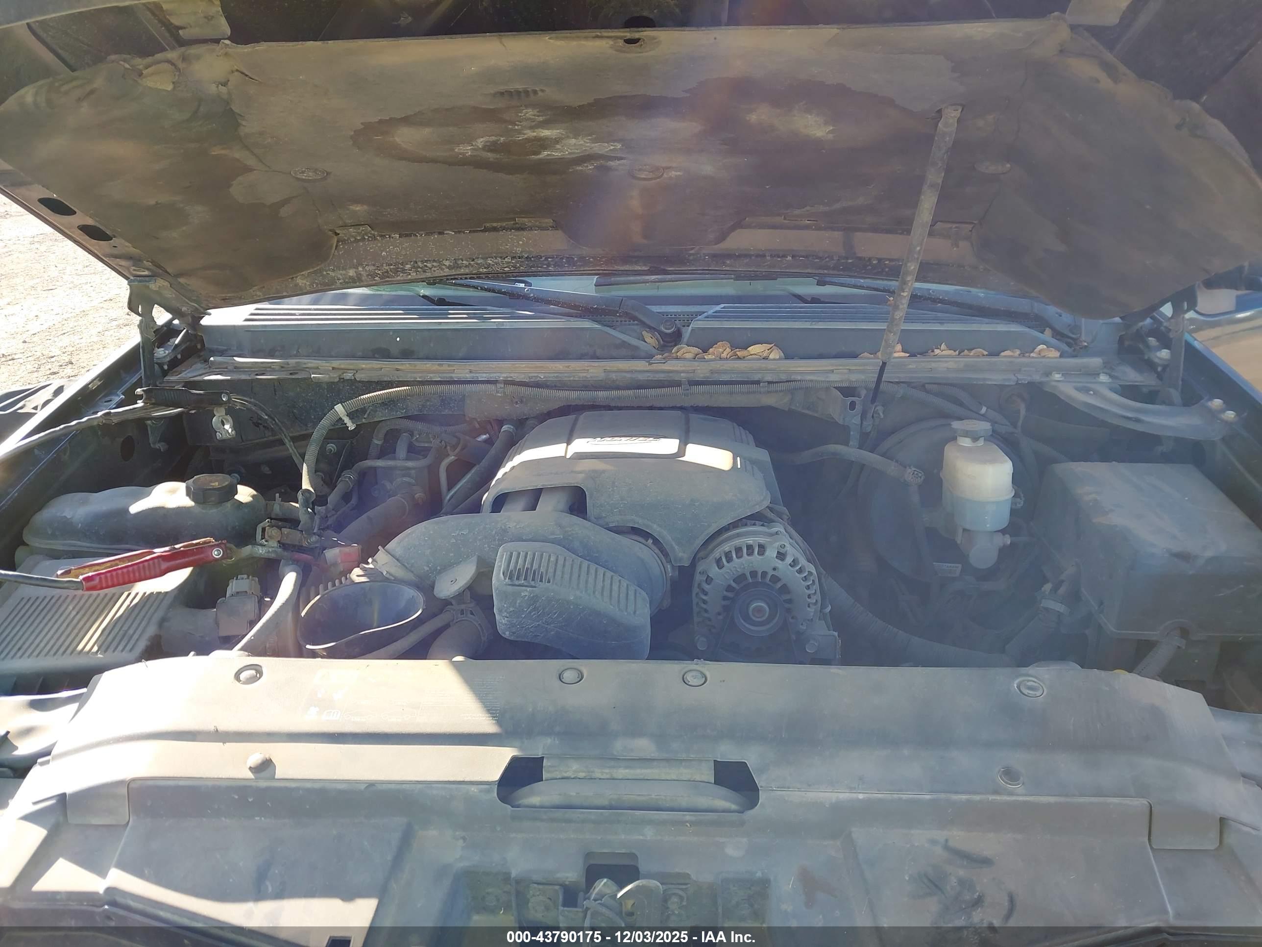 CHEVROLET SUBURBAN image 10