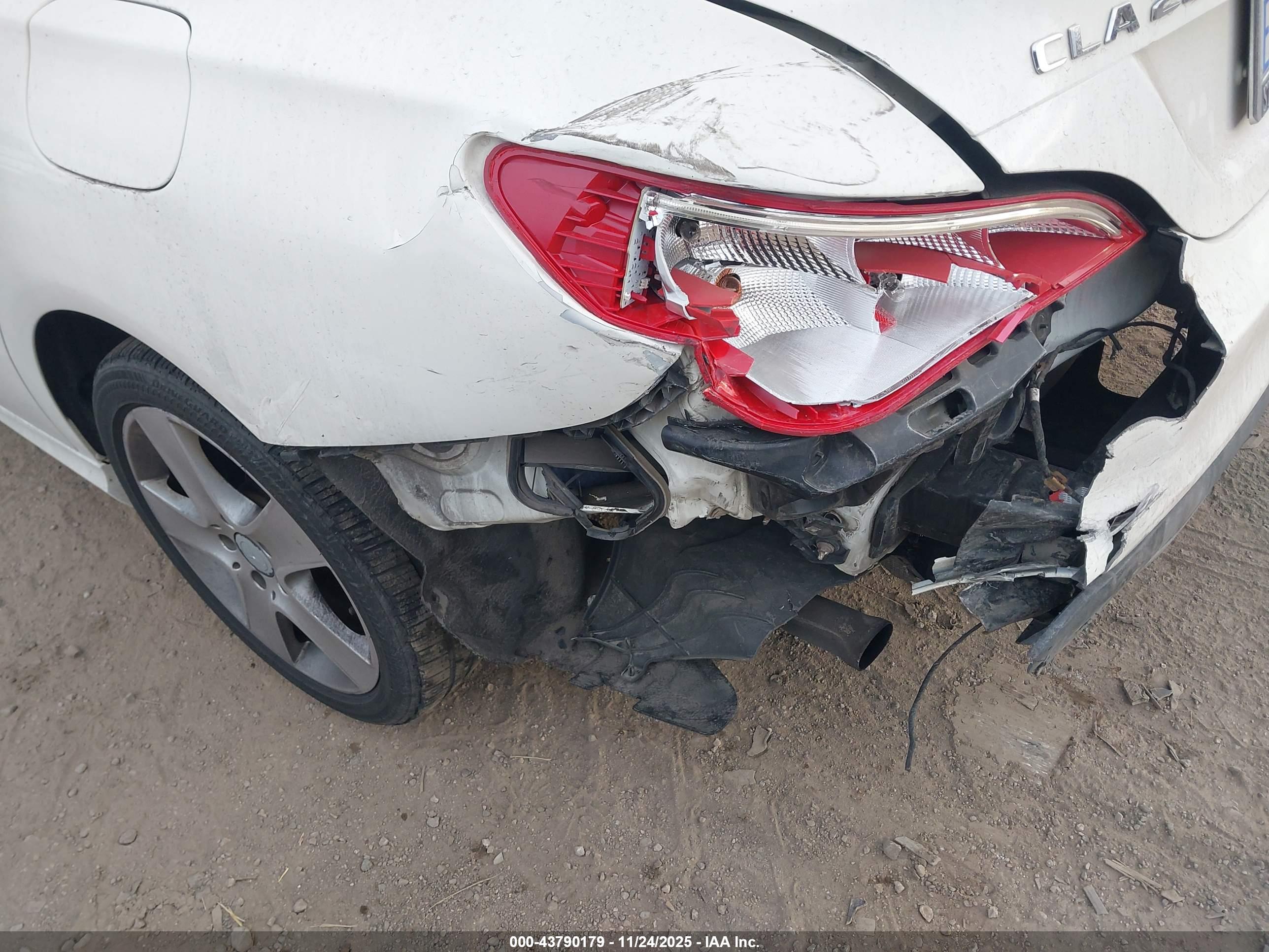 MERCEDES-BENZ CLA image 6