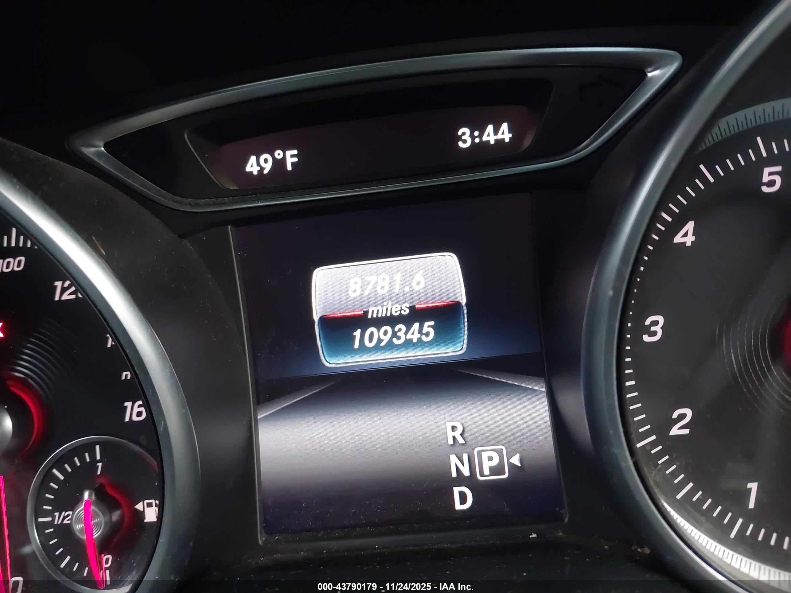 MERCEDES-BENZ CLA image 7