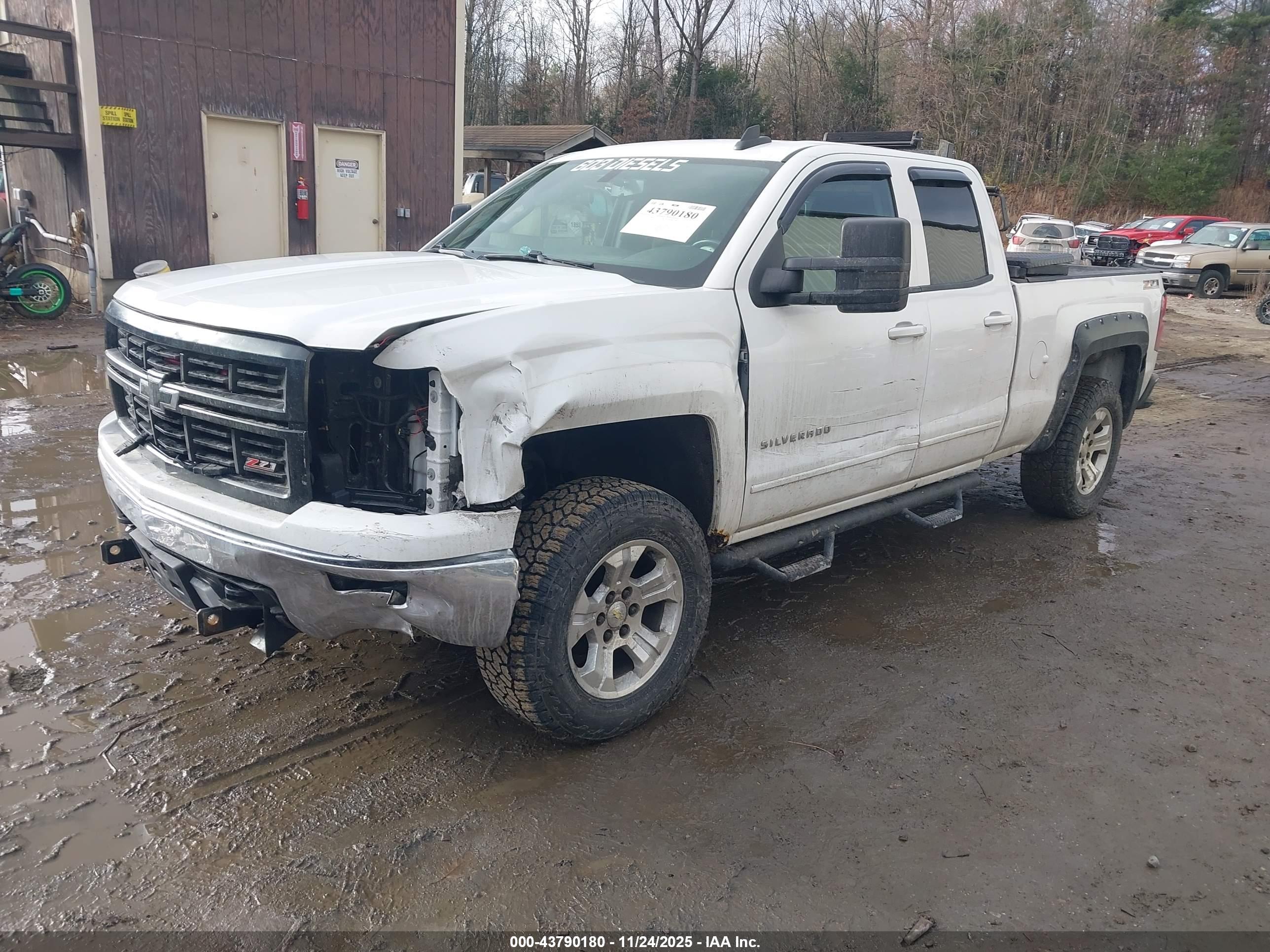 CHEVROLET SILVERADO image 2