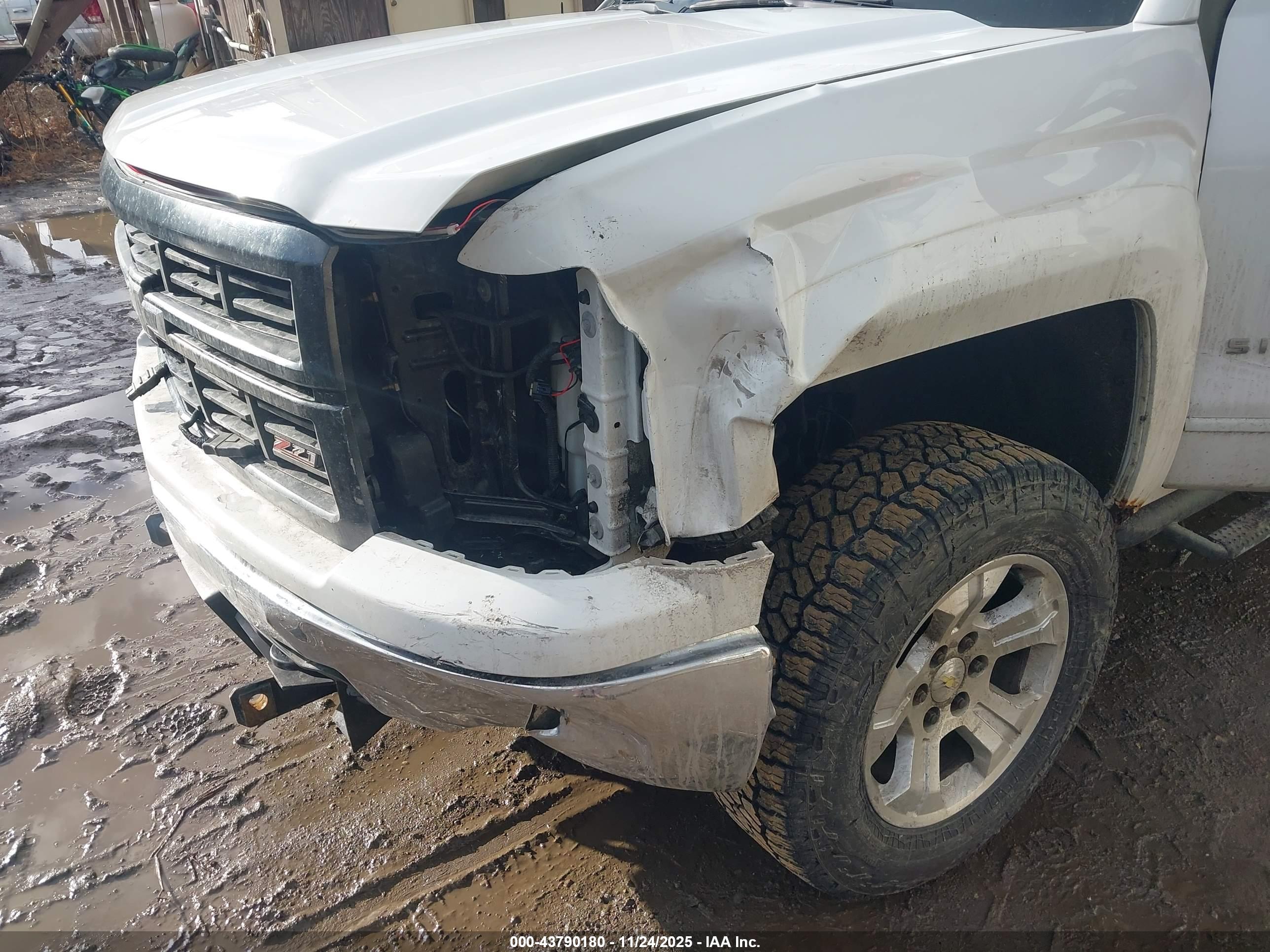 CHEVROLET SILVERADO image 6