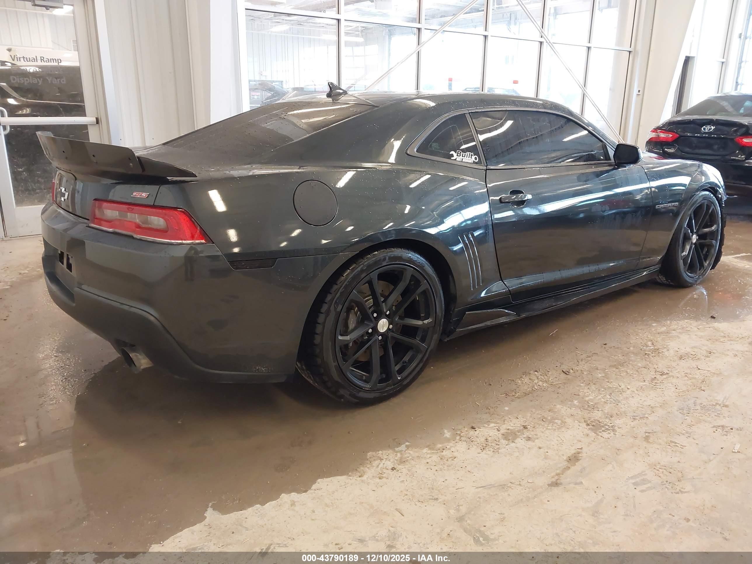 CHEVROLET CAMARO image 4