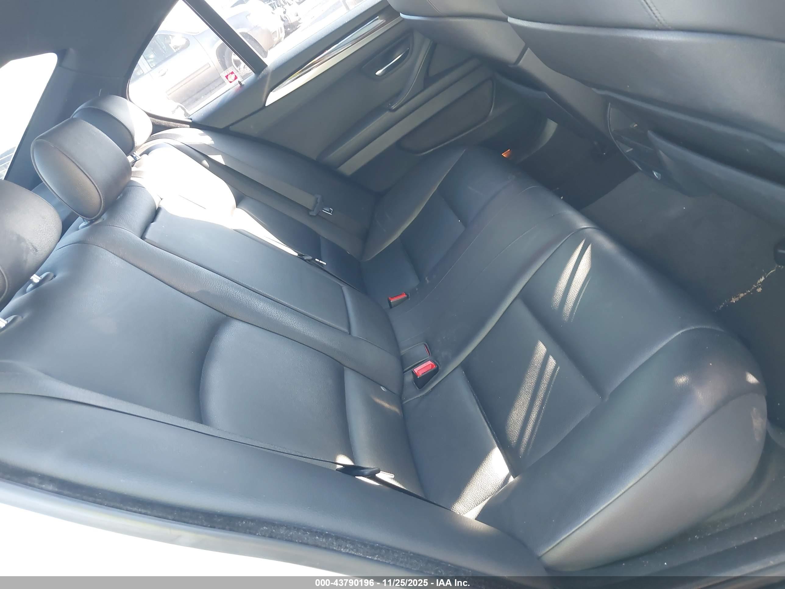 BMW 535I image 8