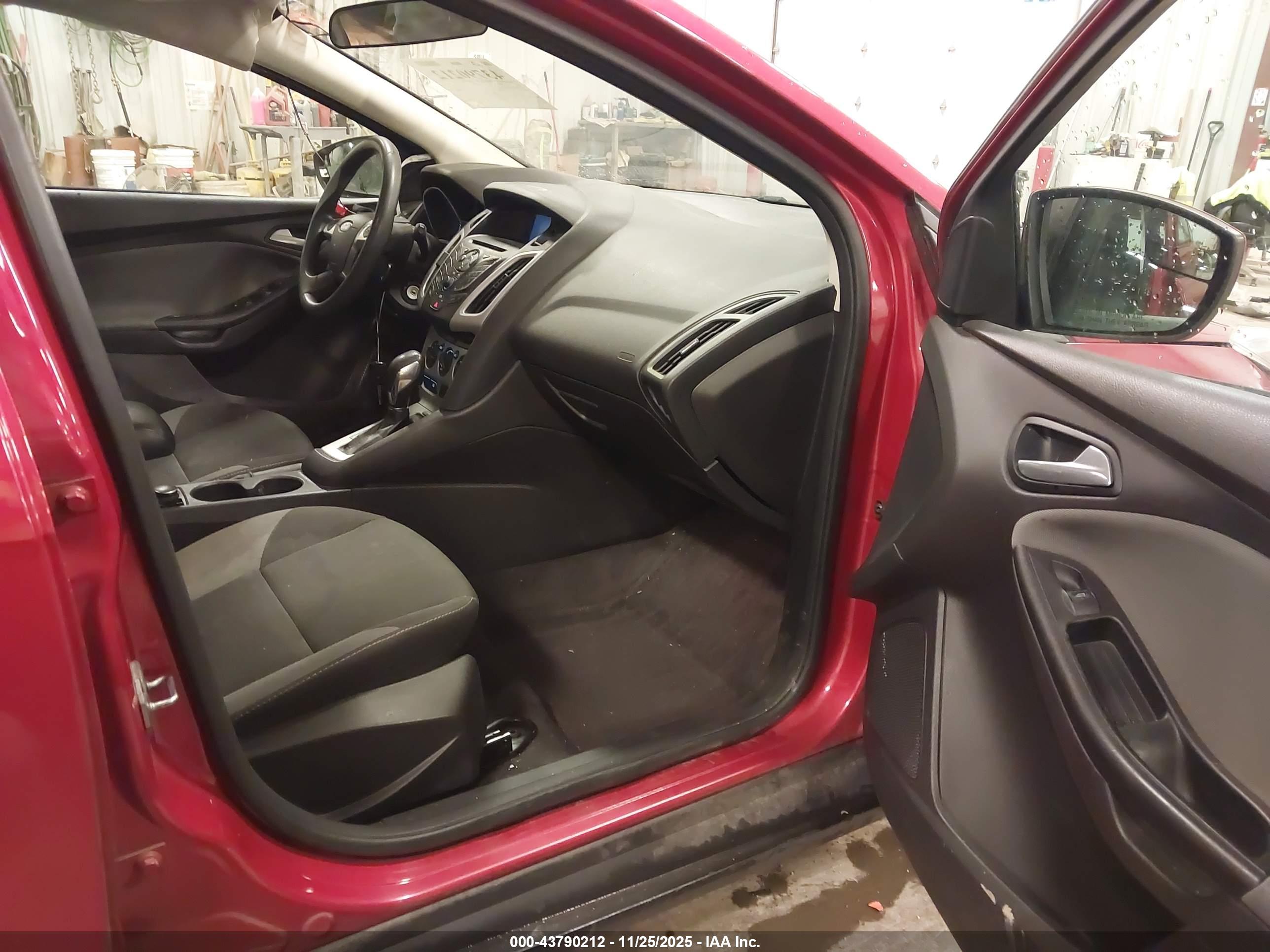 FORD FOCUS image 5