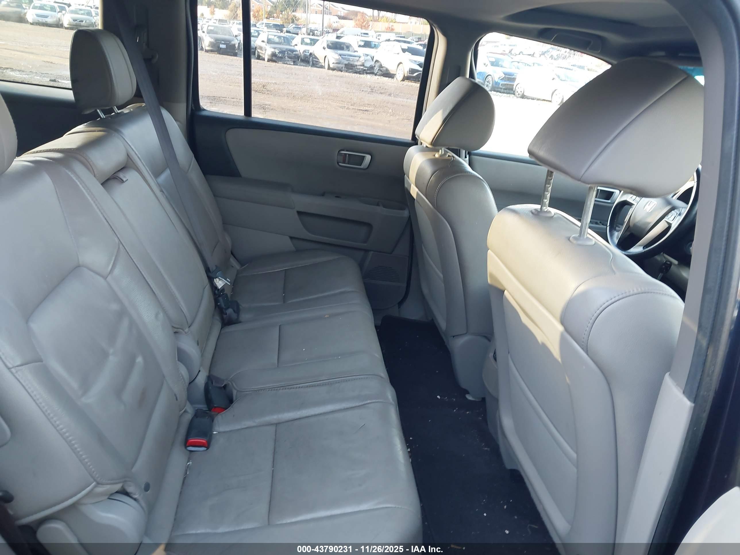 HONDA PILOT image 8