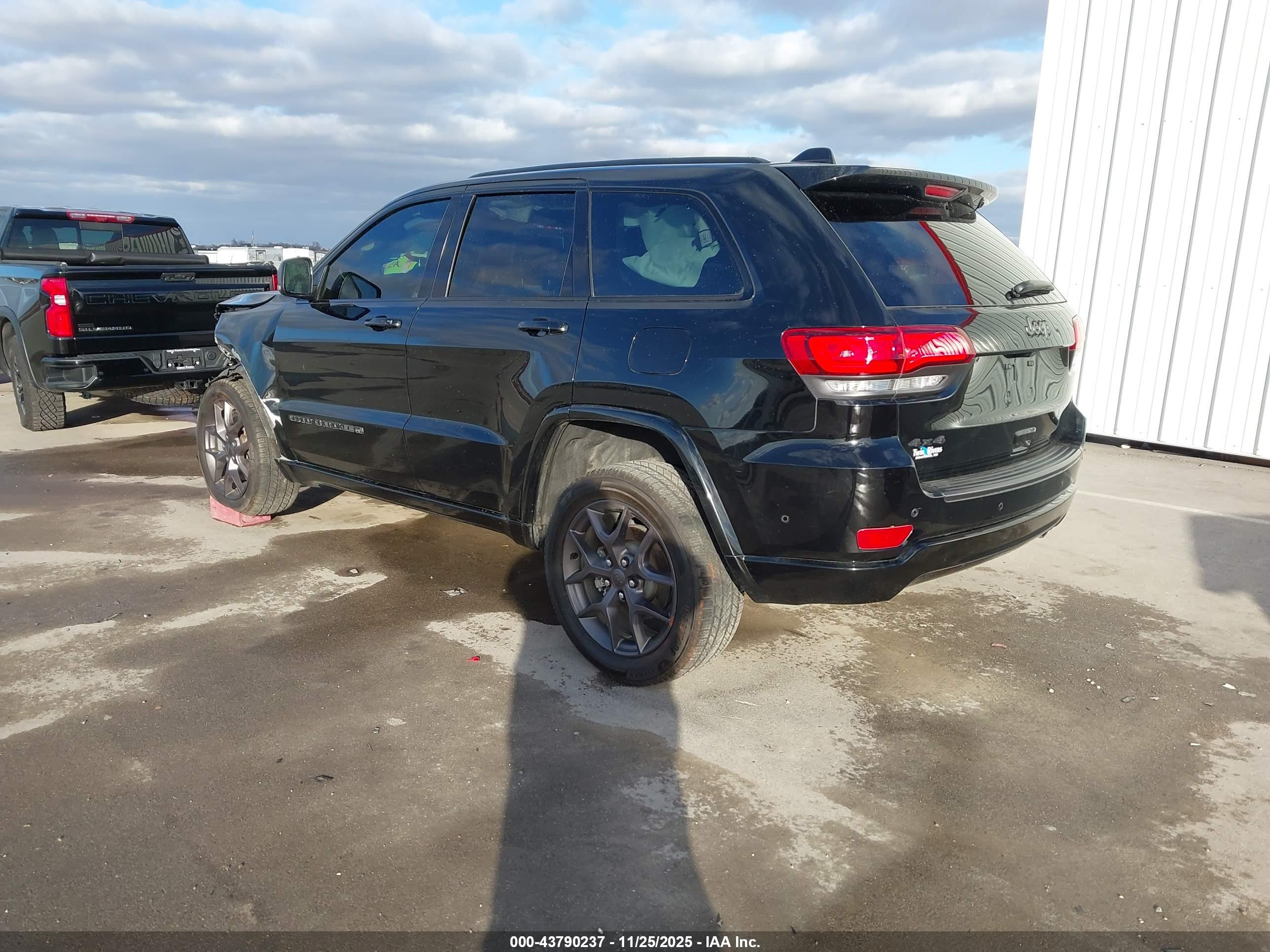JEEP GRAND image 3