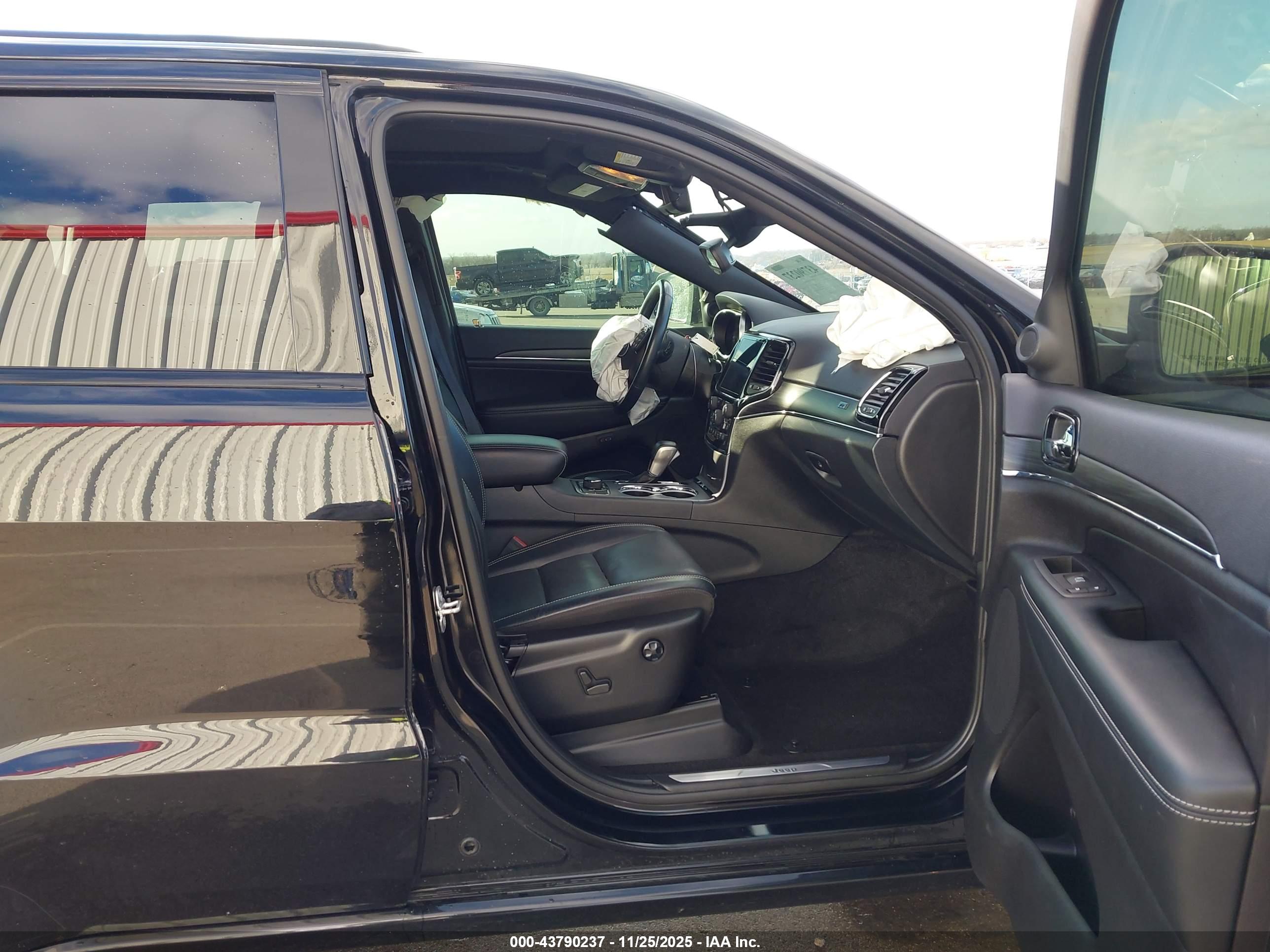 JEEP GRAND image 5