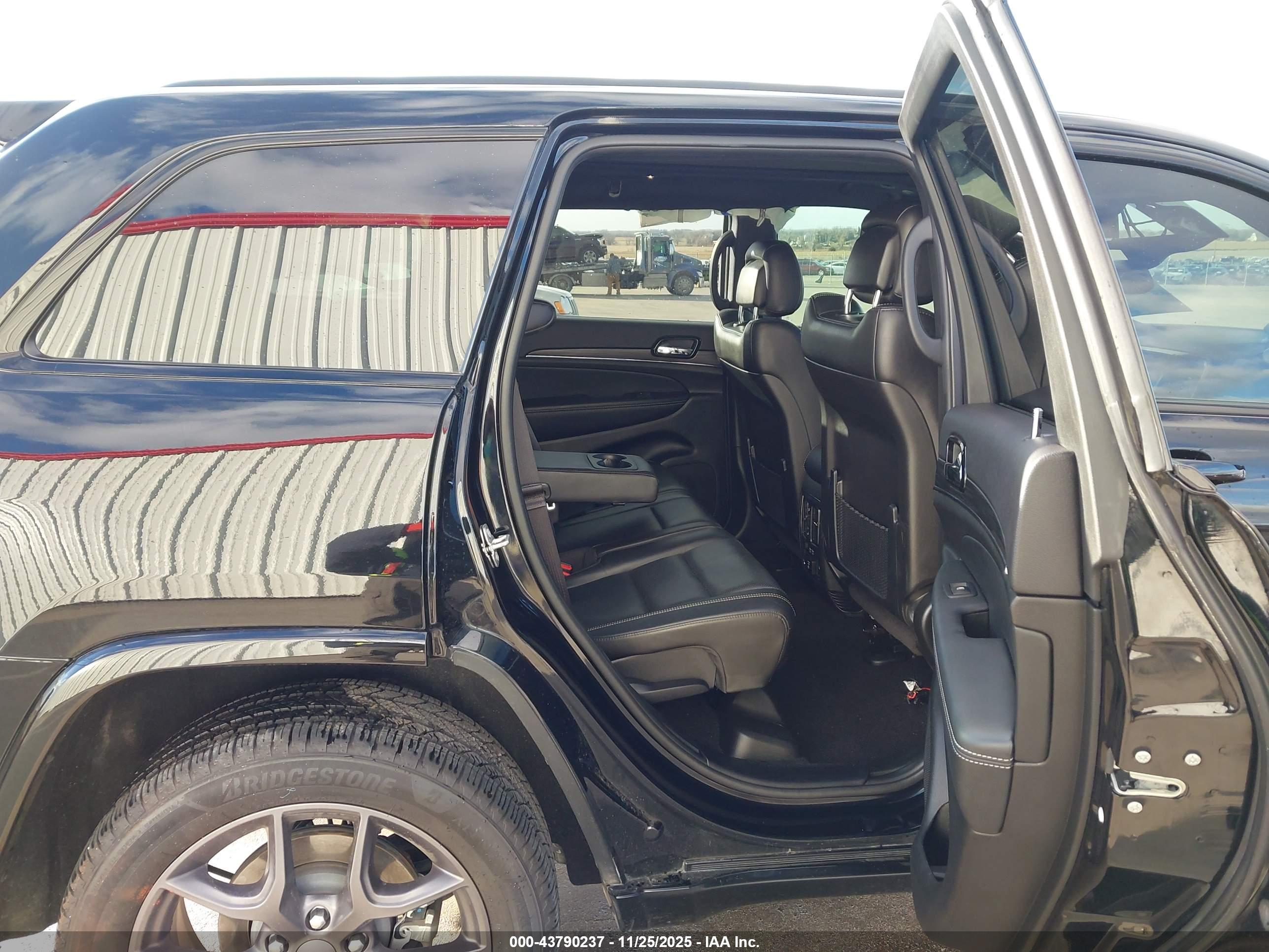 JEEP GRAND image 8