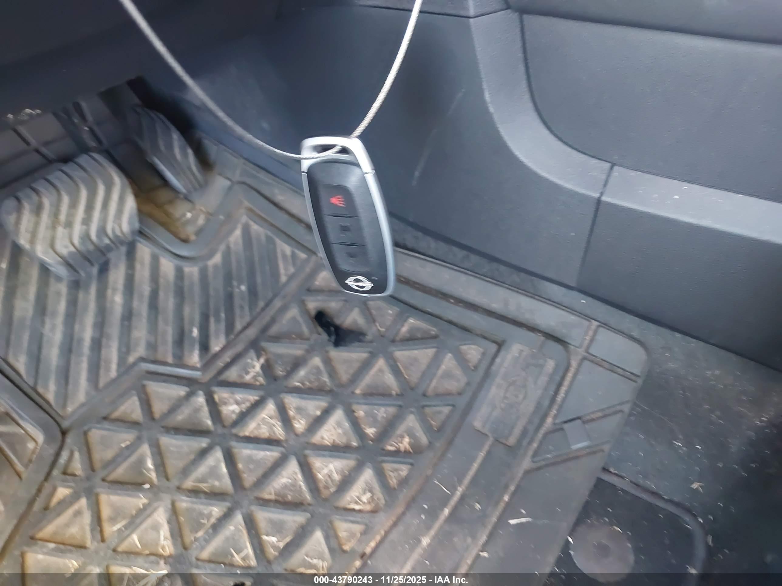 NISSAN KICKS image 11