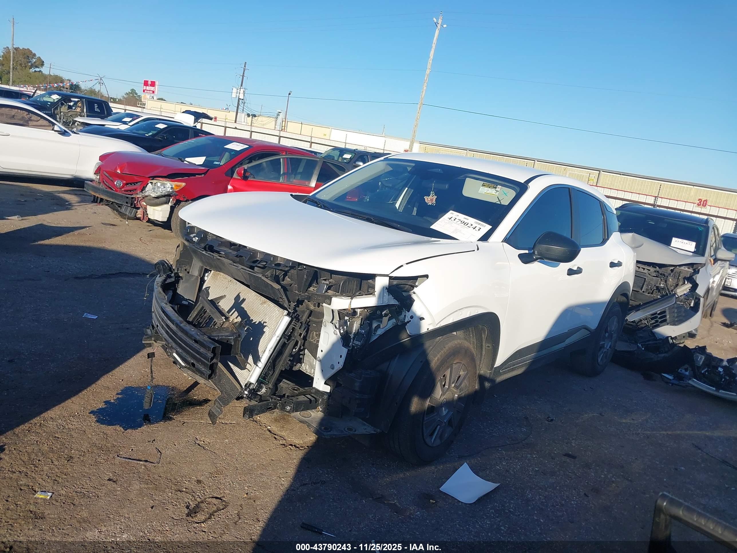 NISSAN KICKS image 2
