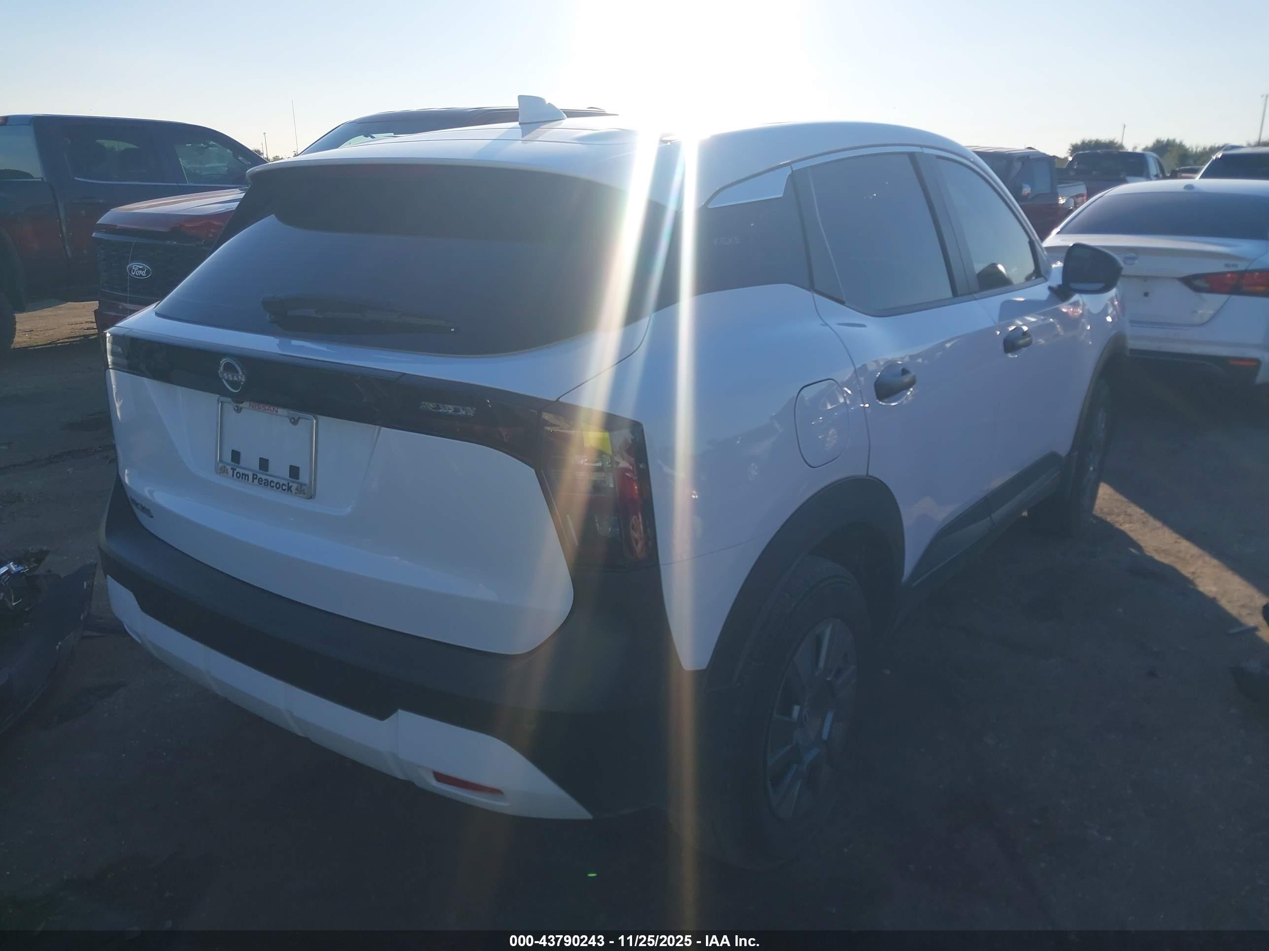 NISSAN KICKS image 4